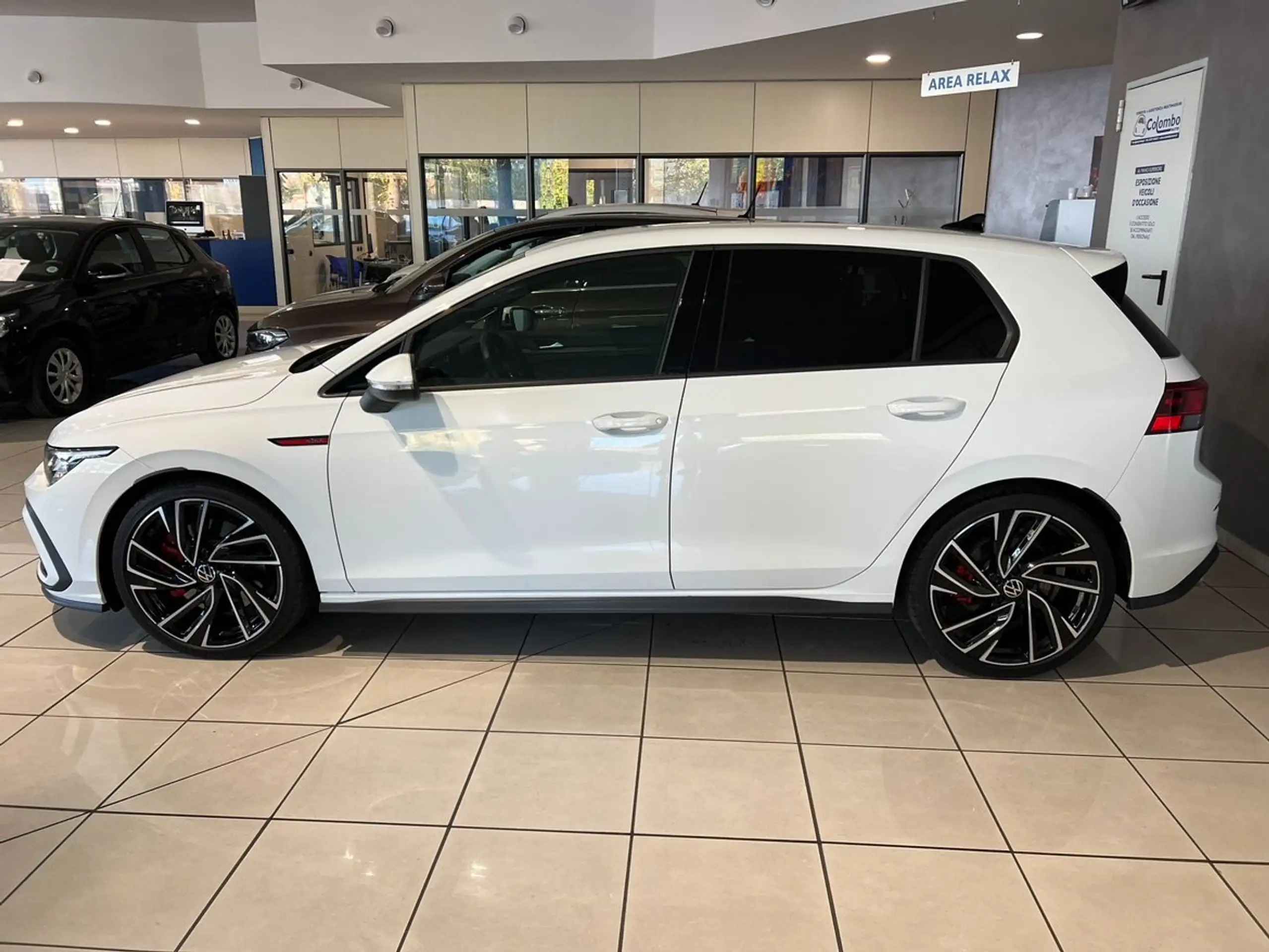 Volkswagen - Golf GTI