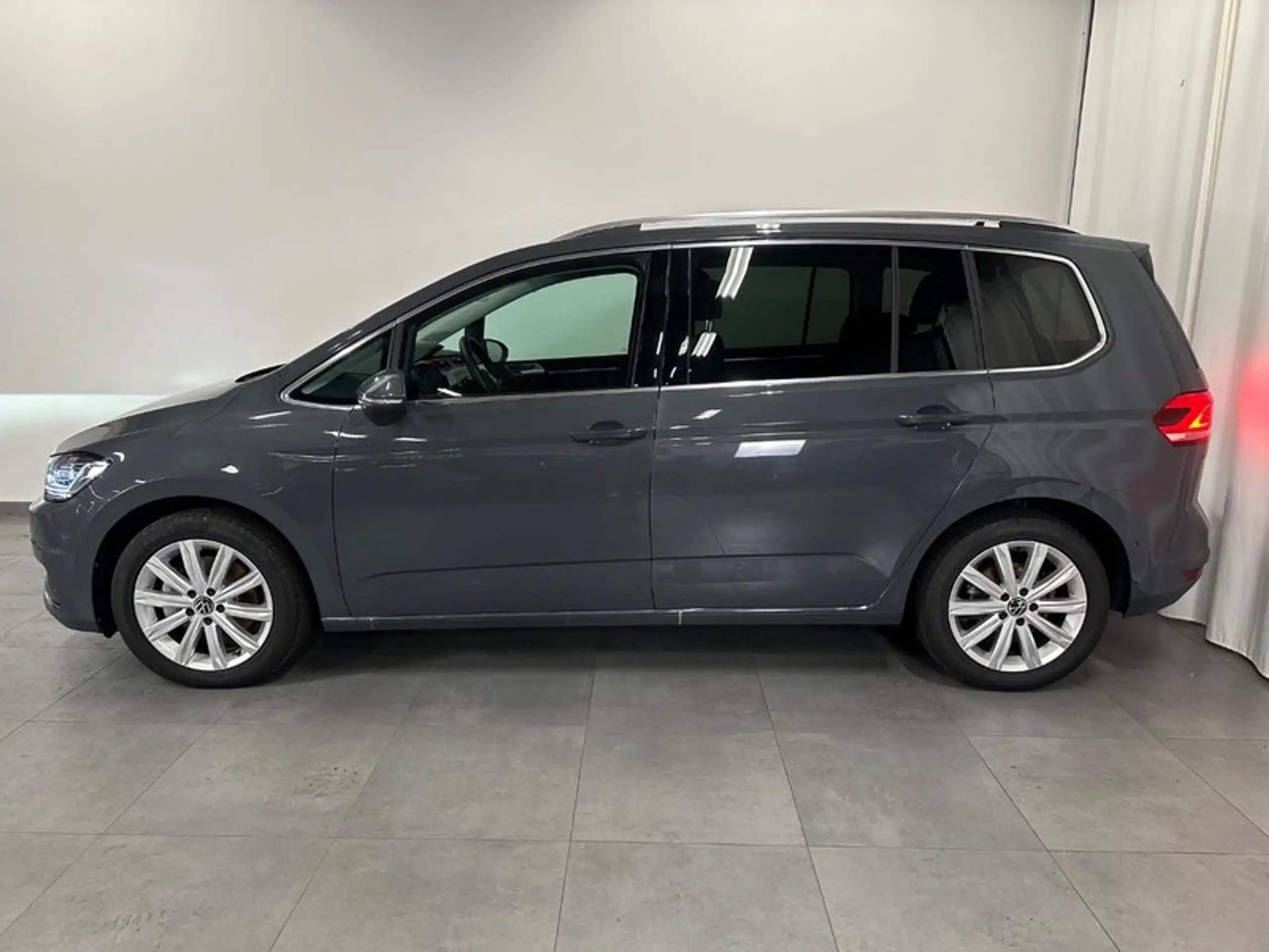 Volkswagen - Touran