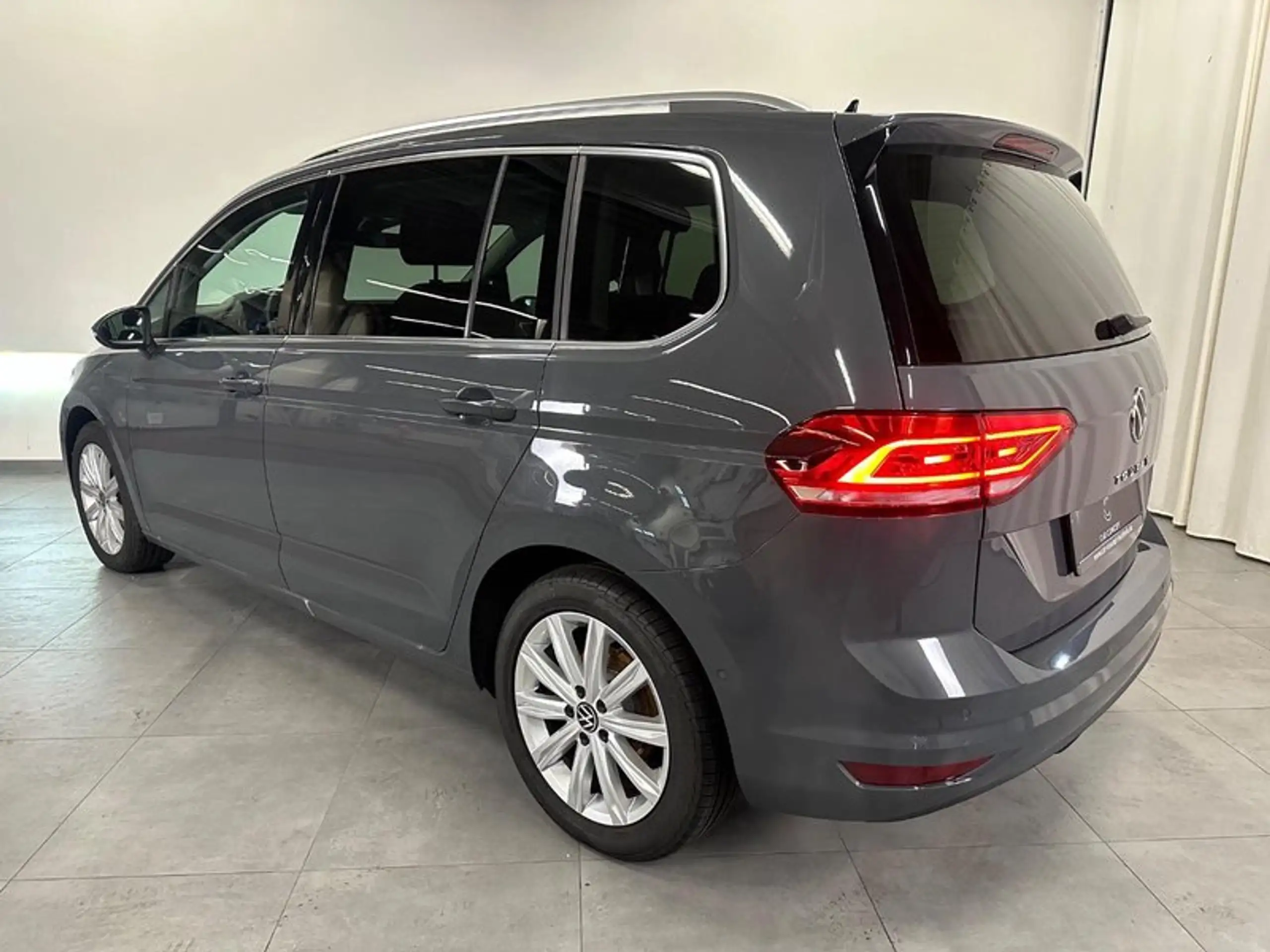 Volkswagen - Touran