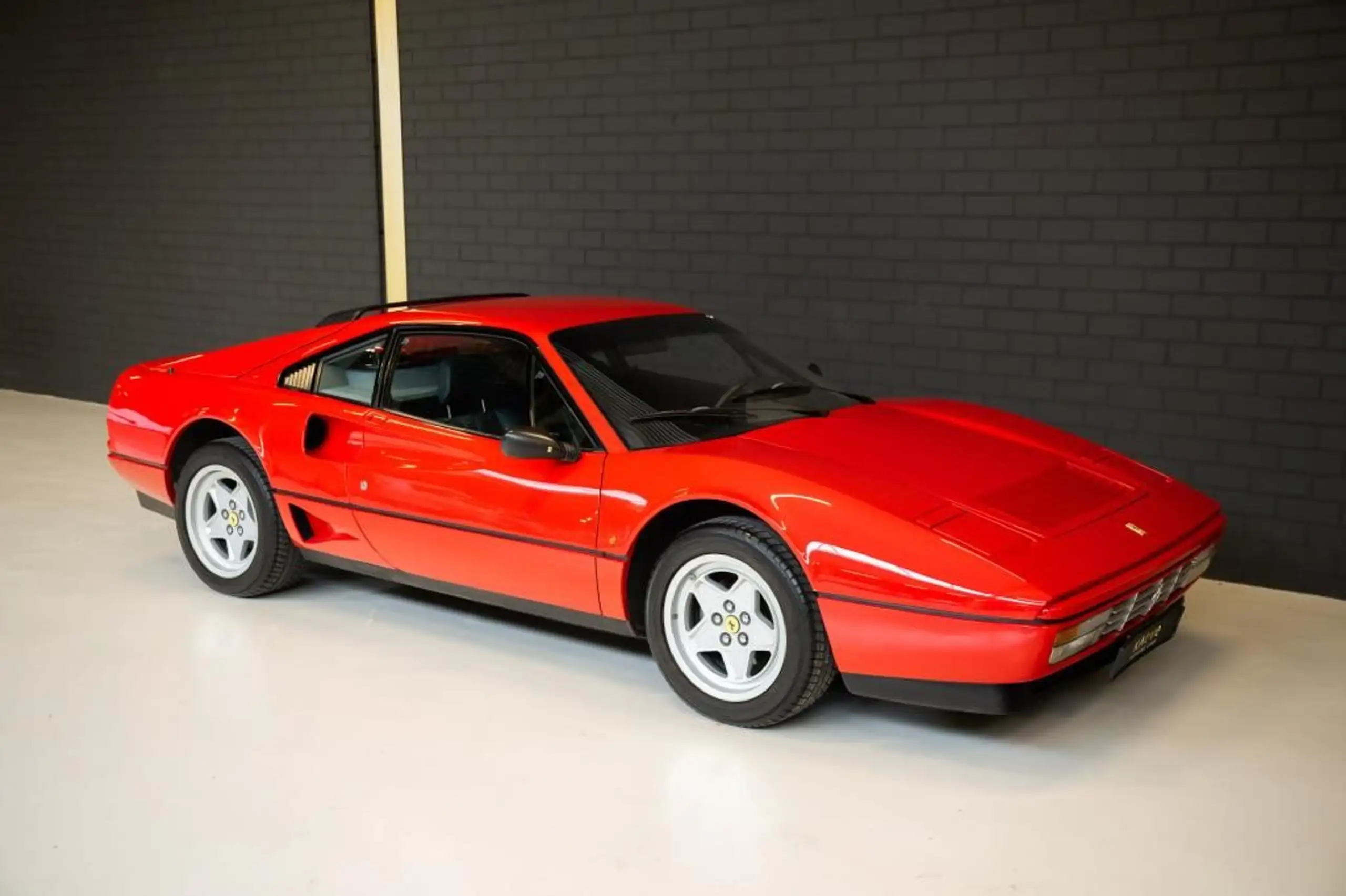 Ferrari - 208