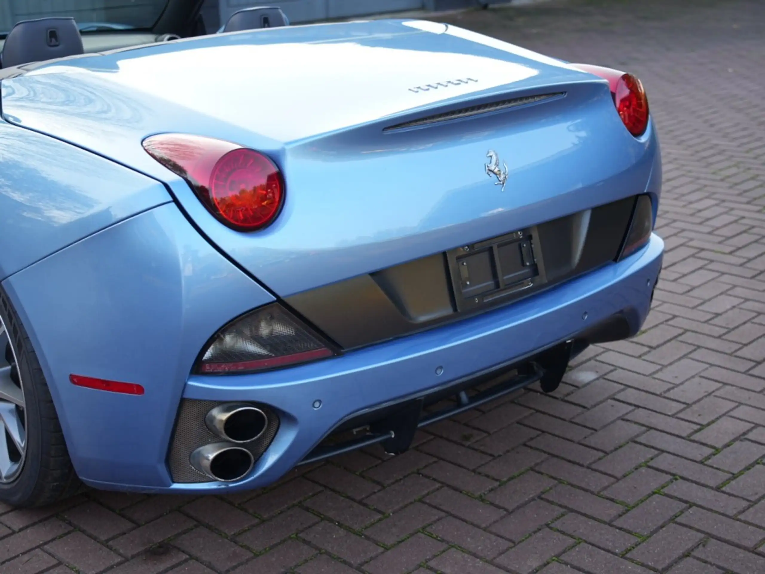 Ferrari - California