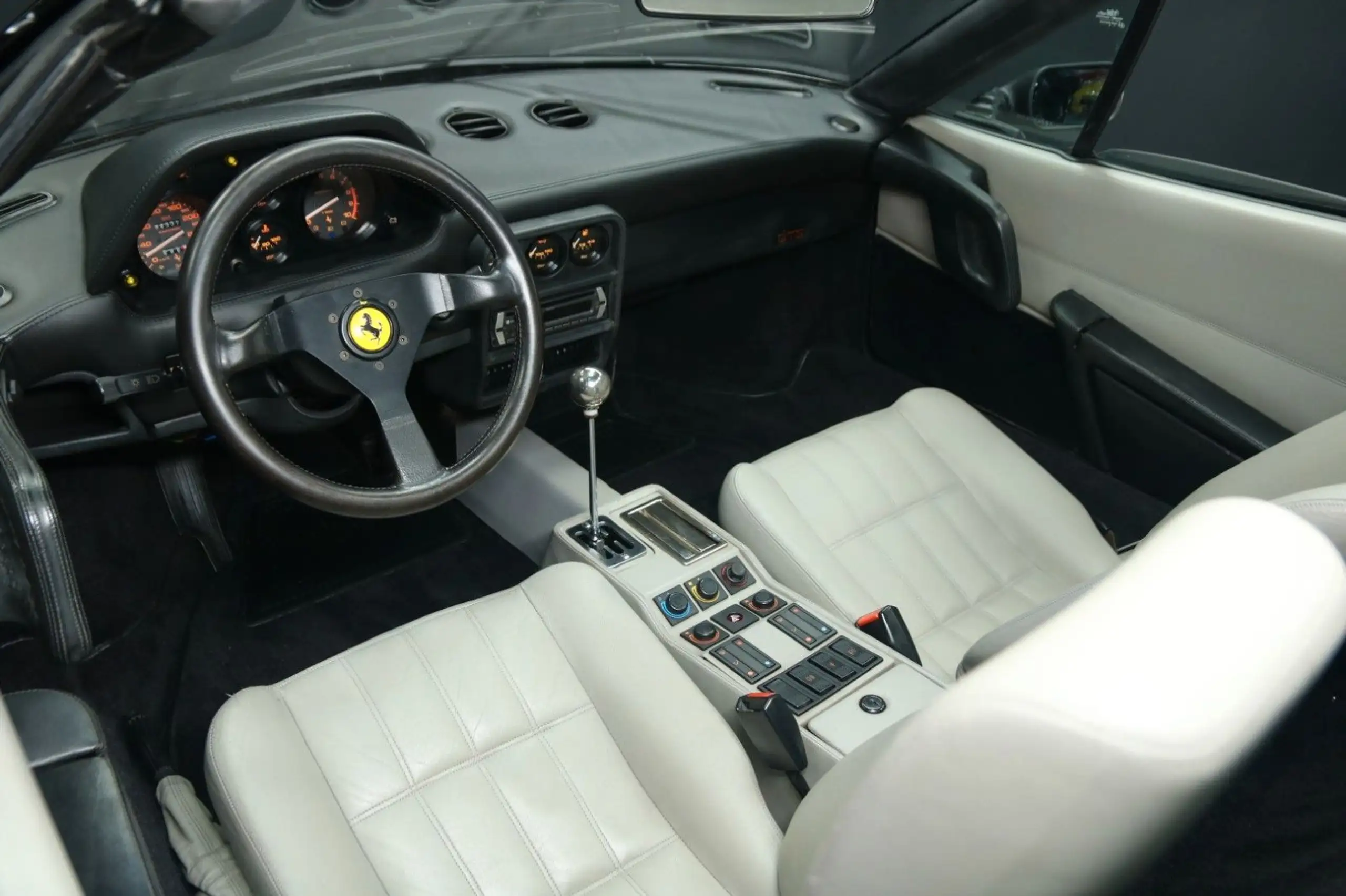 Ferrari - 328