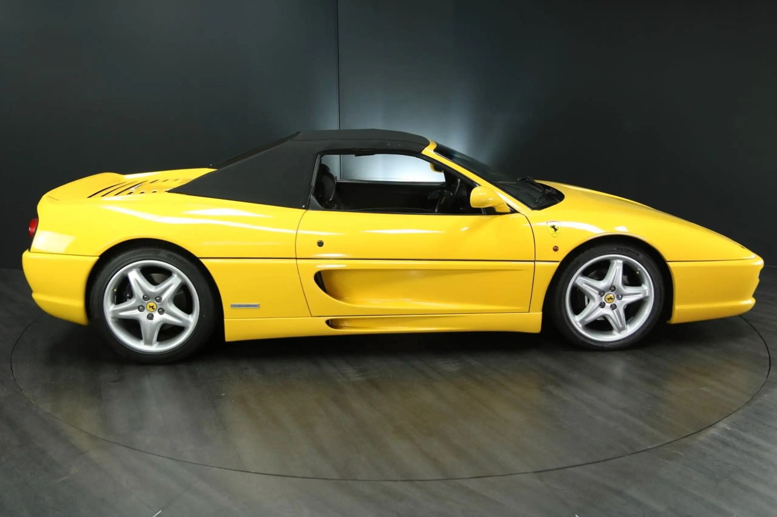 Ferrari - F355