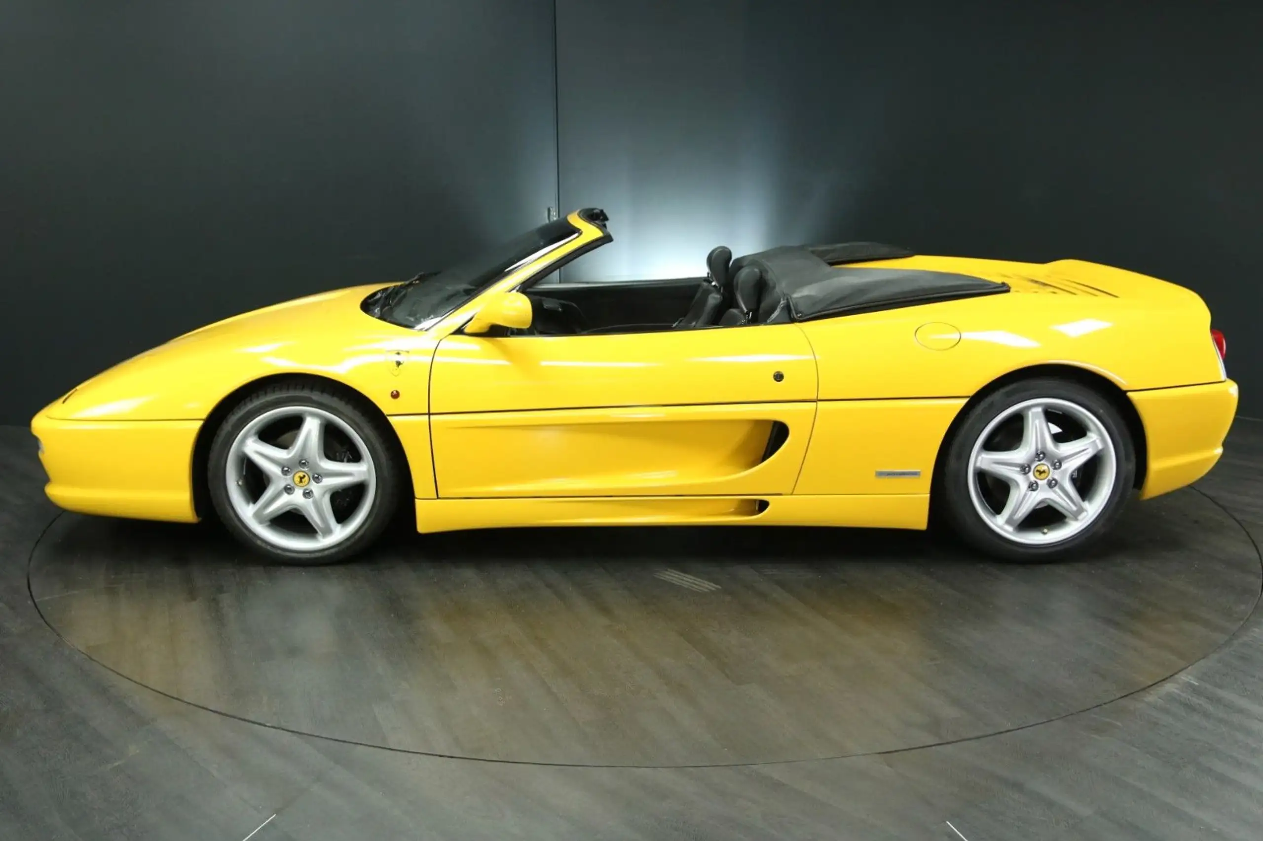 Ferrari - F355