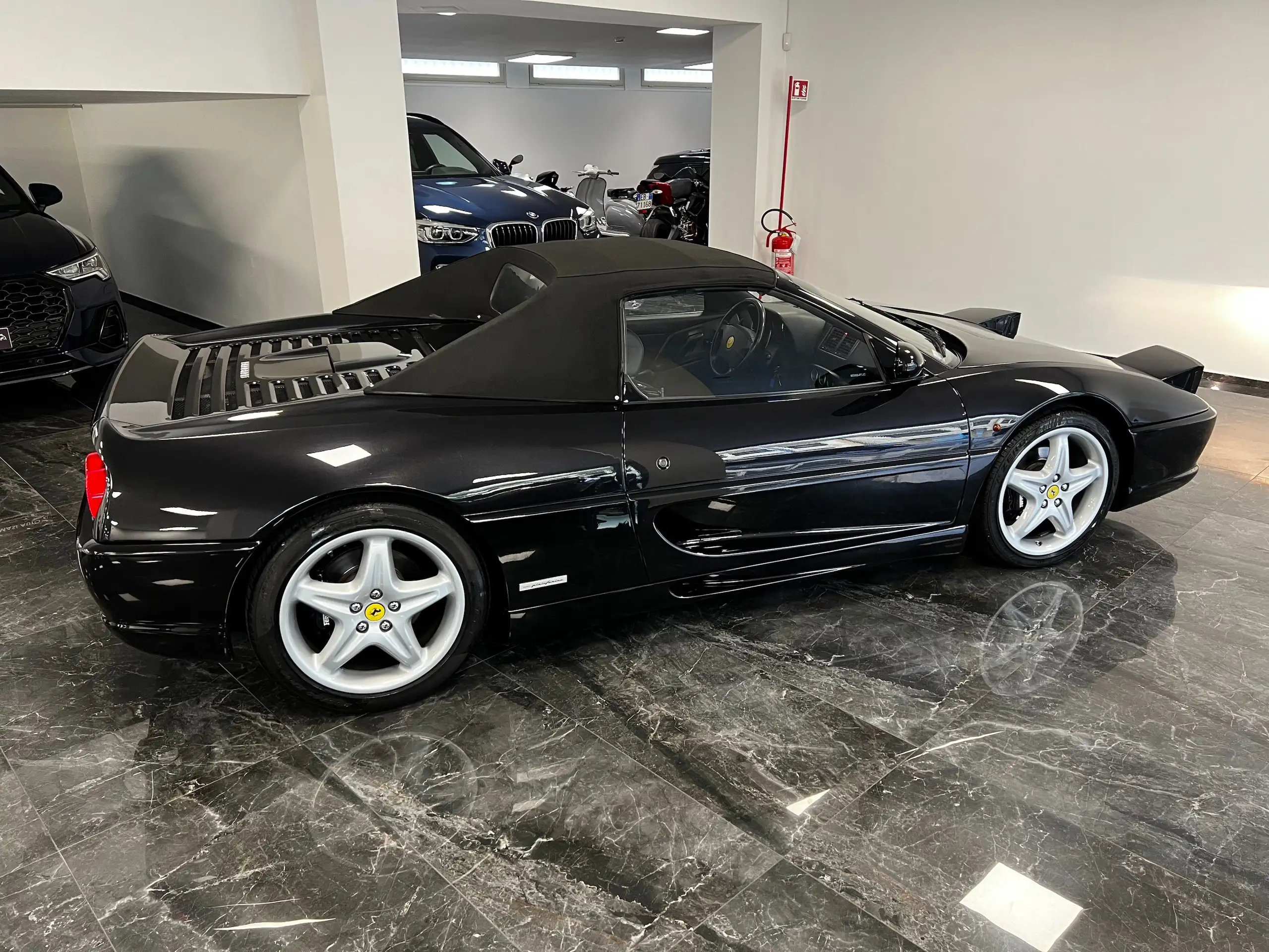 Ferrari - F355