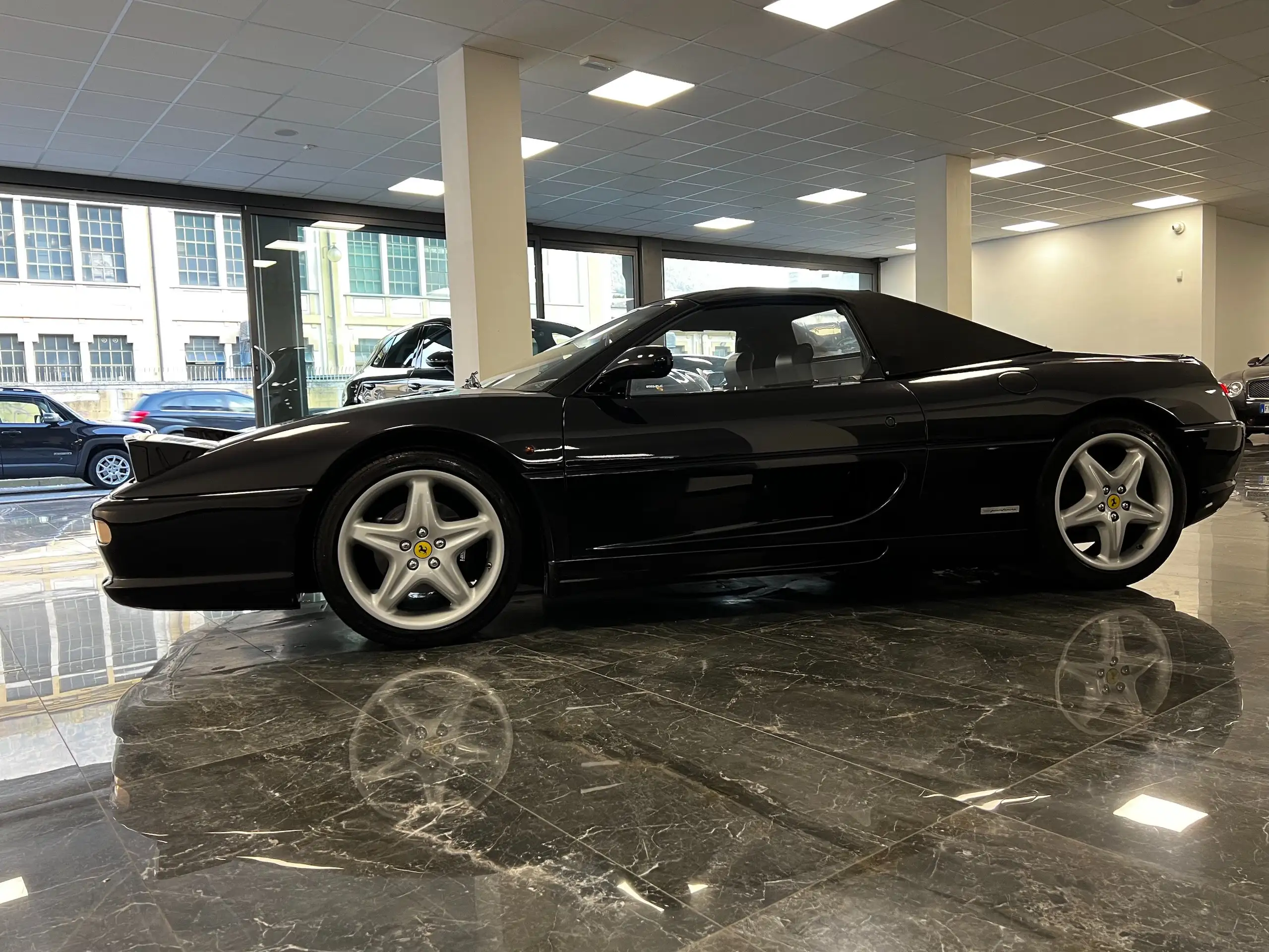 Ferrari - F355