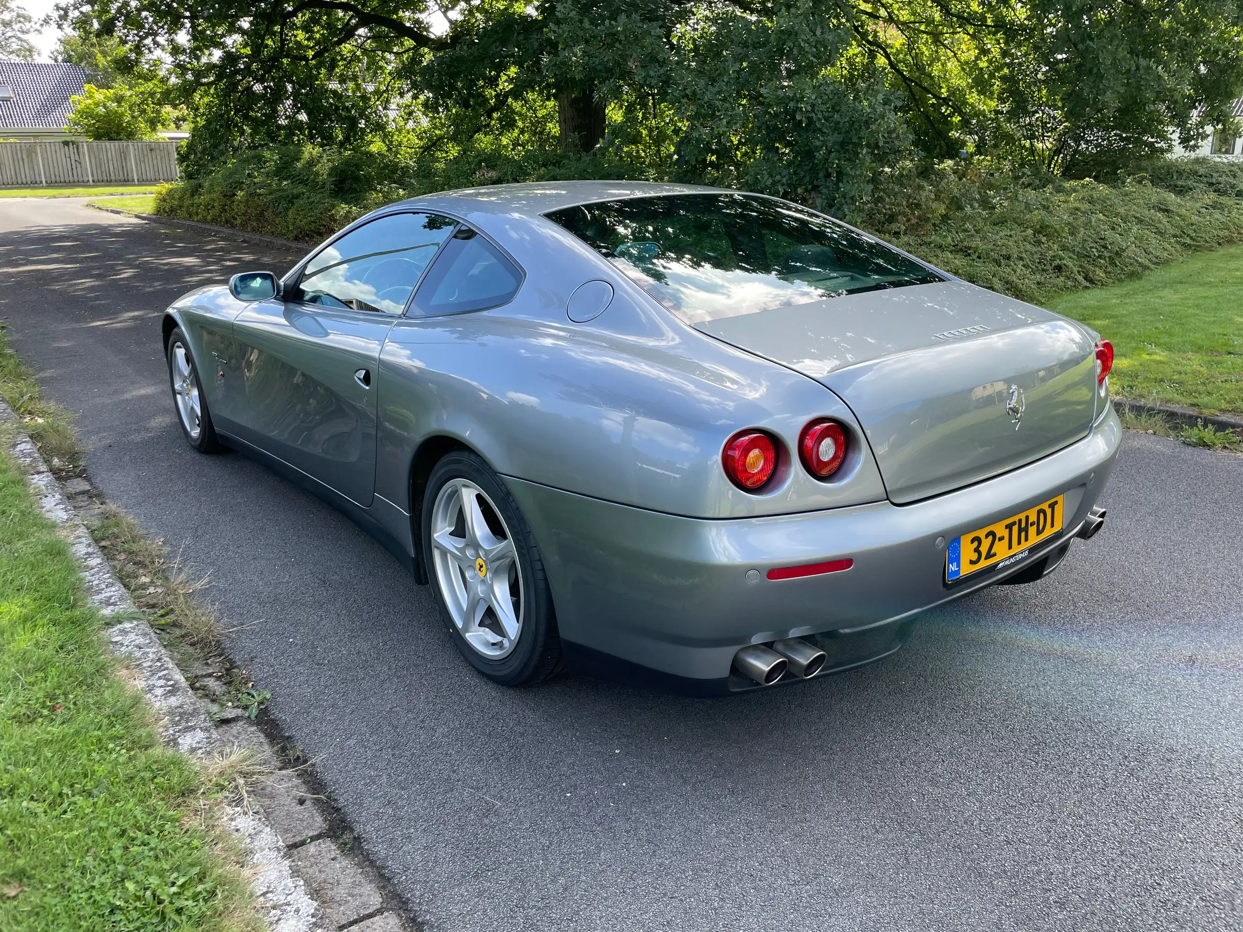 Ferrari - 612