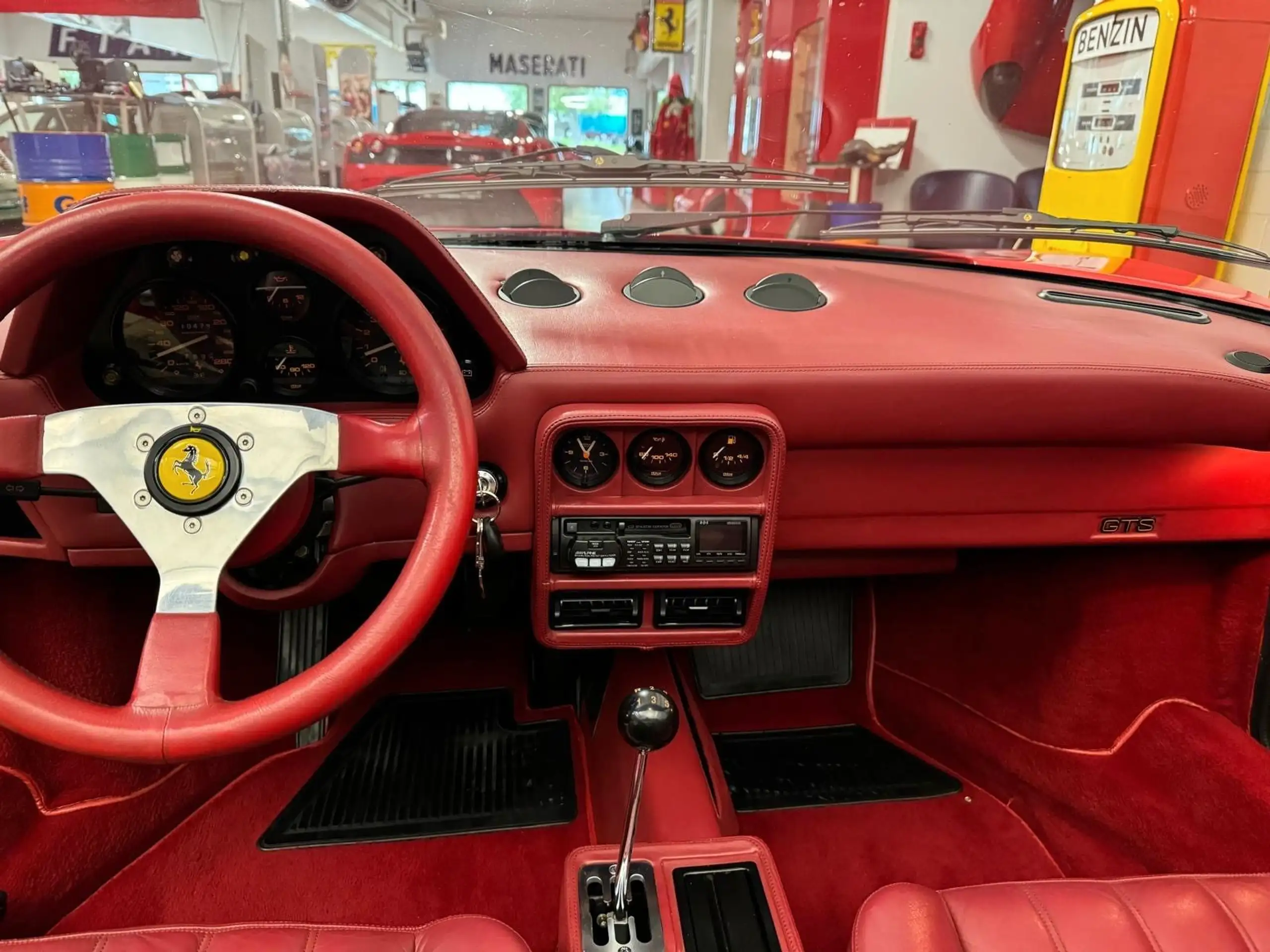 Ferrari - 328