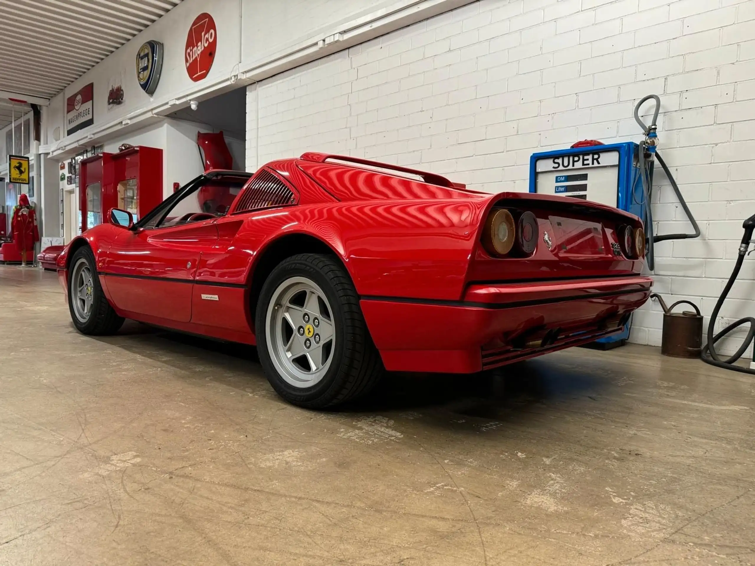 Ferrari - 328