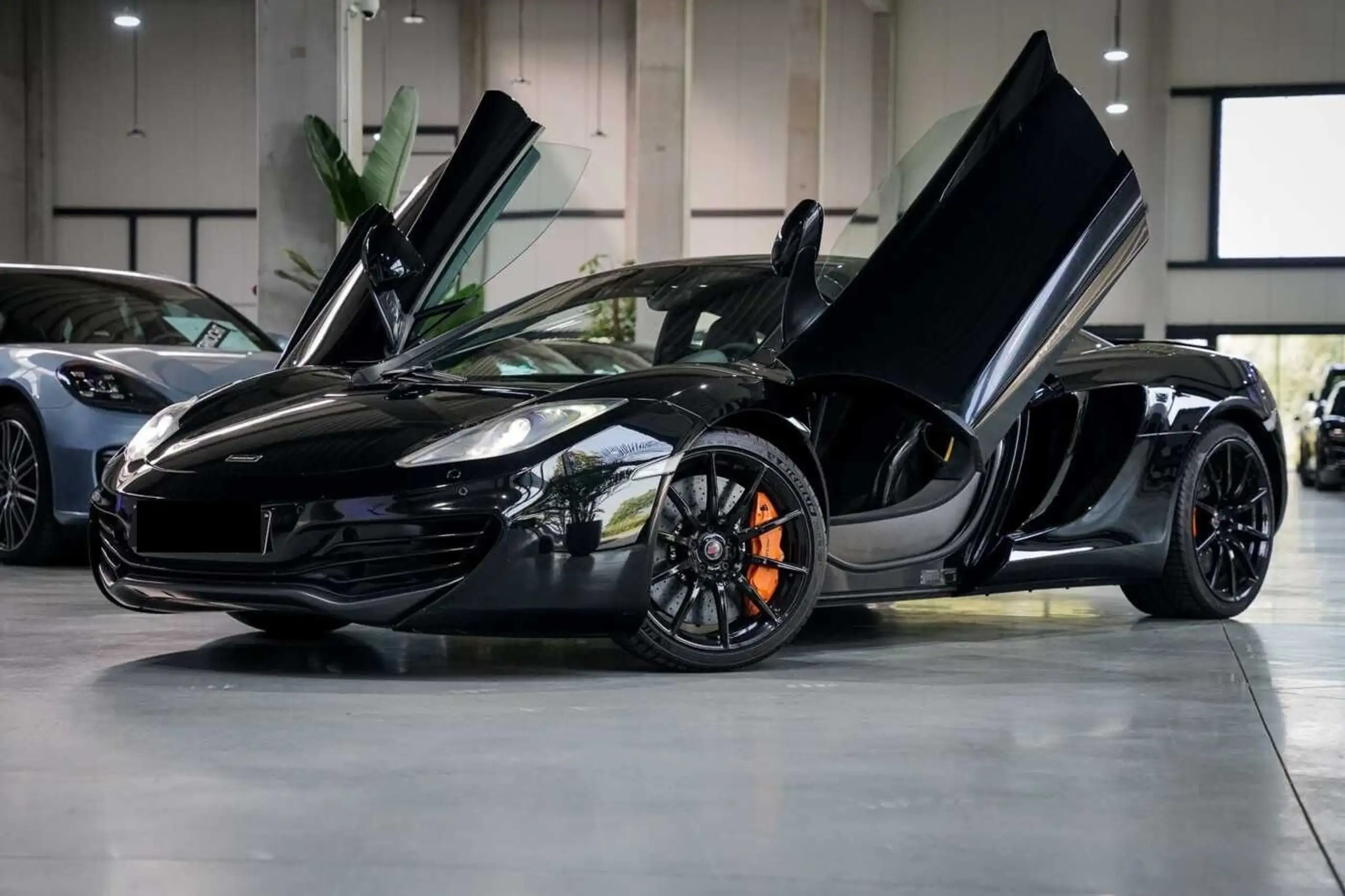 McLaren - MP4-12C