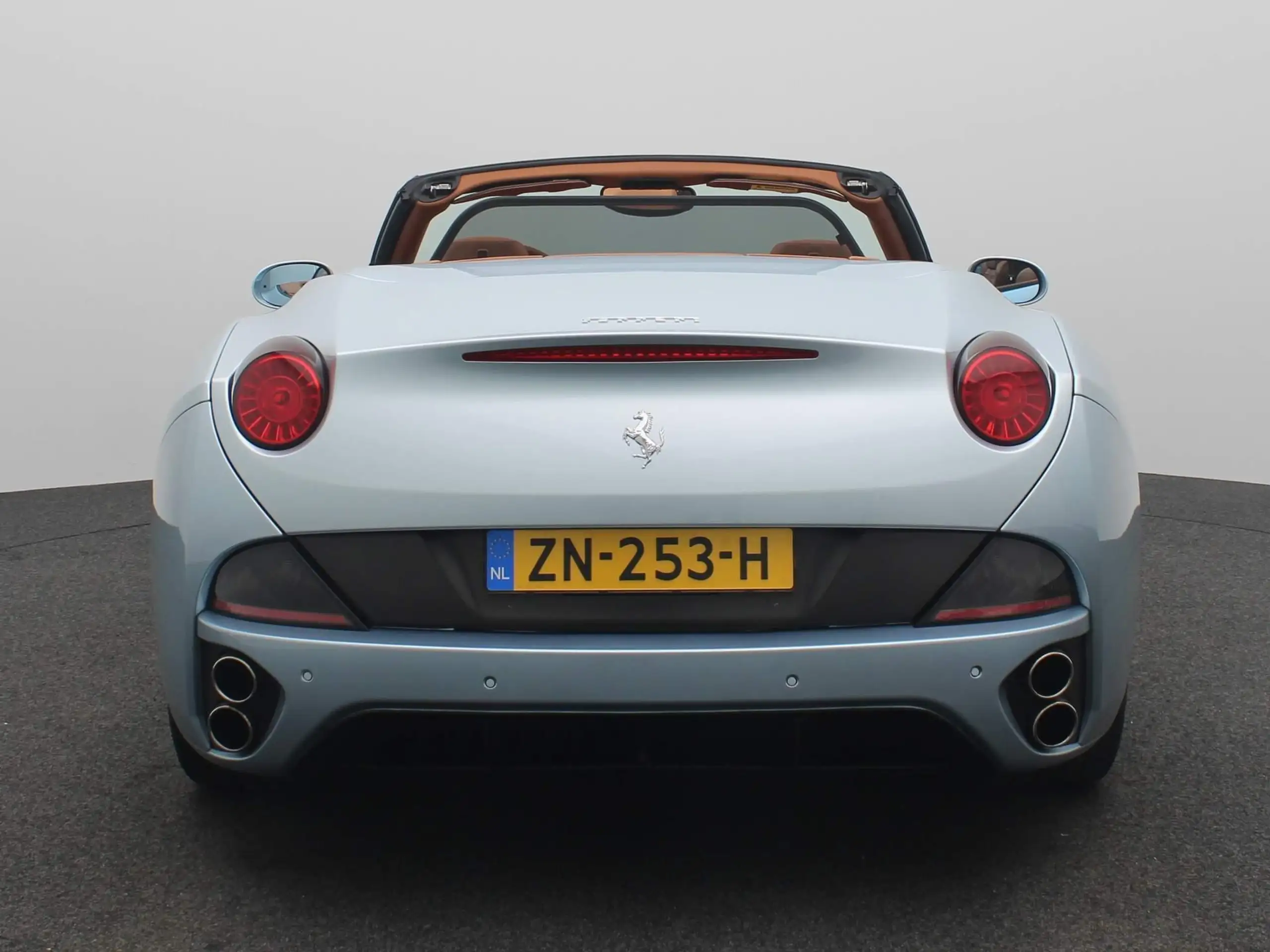 Ferrari - California