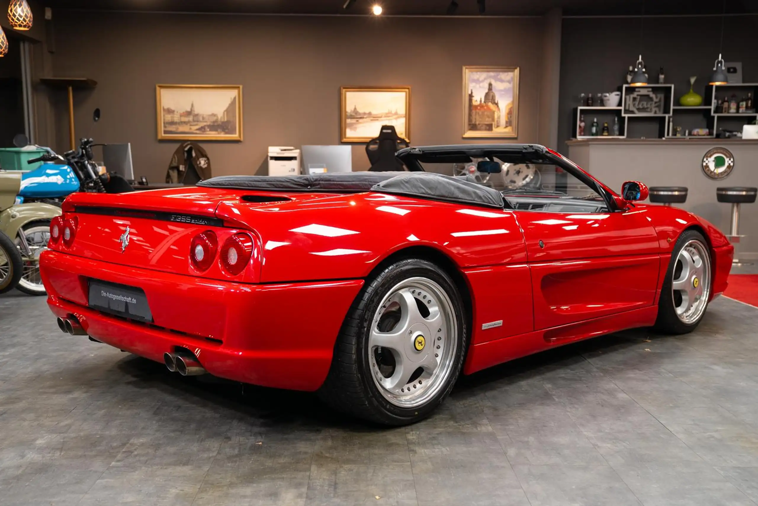 Ferrari - F355