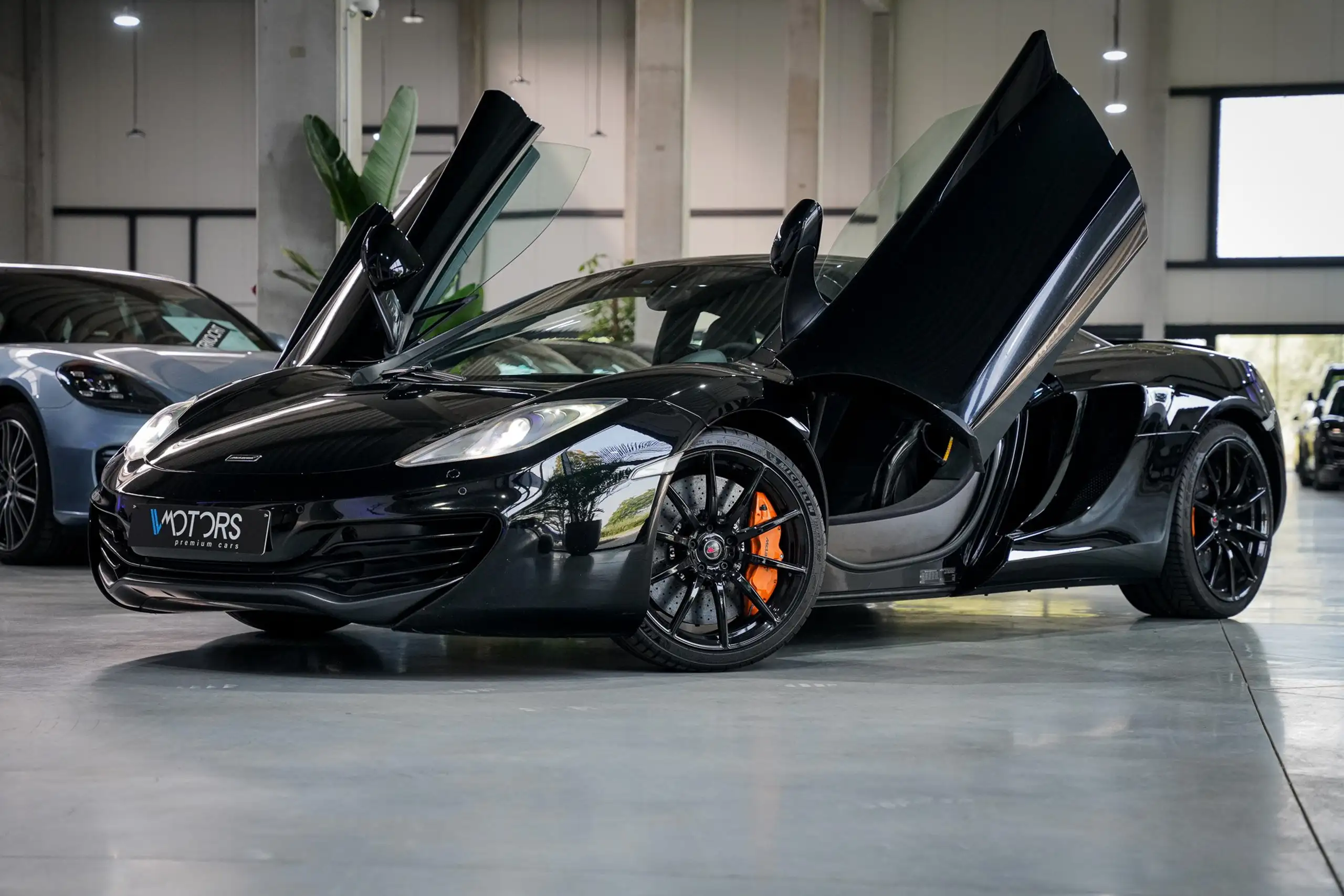 McLaren - MP4-12C