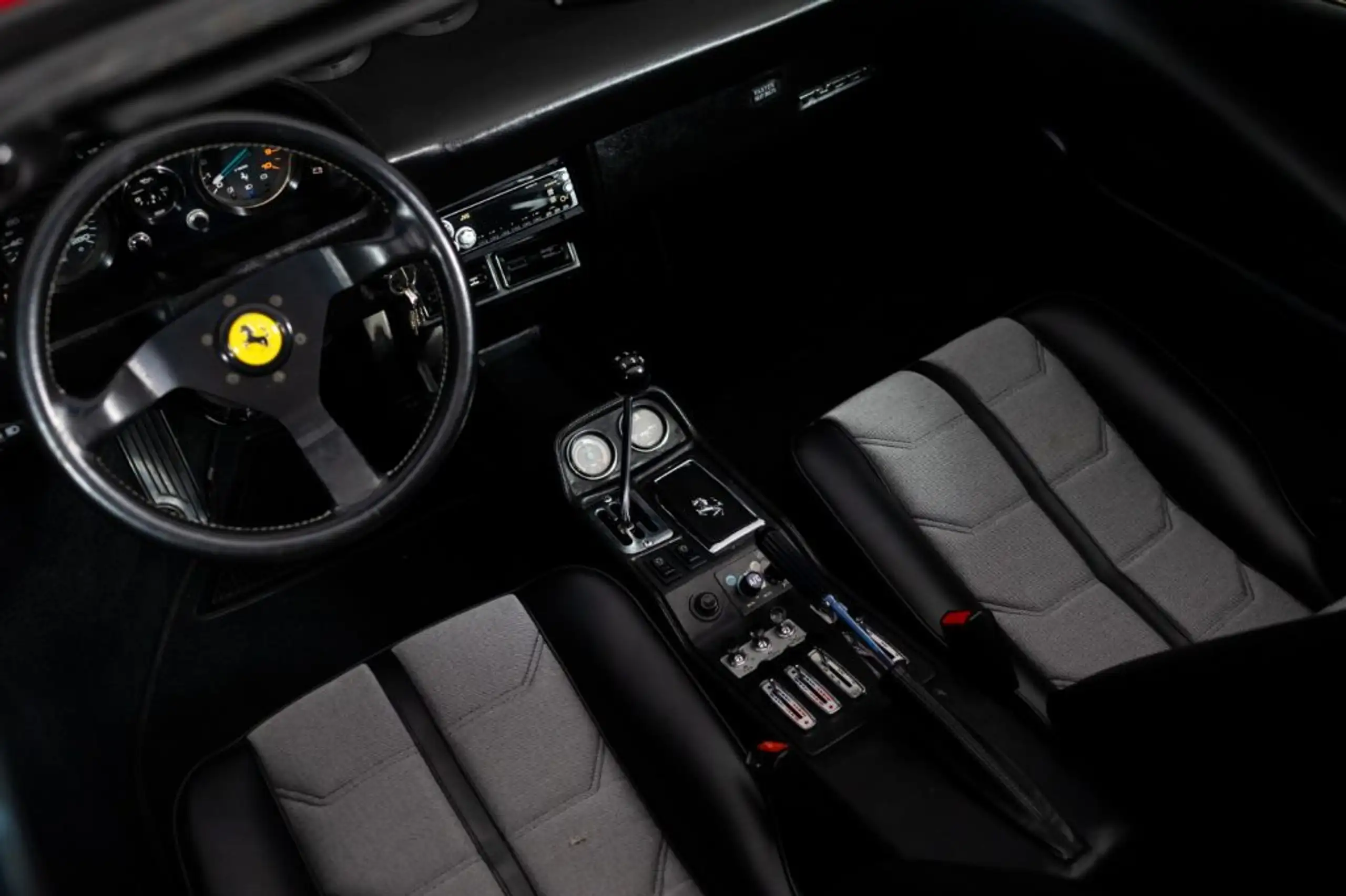 Ferrari - 208