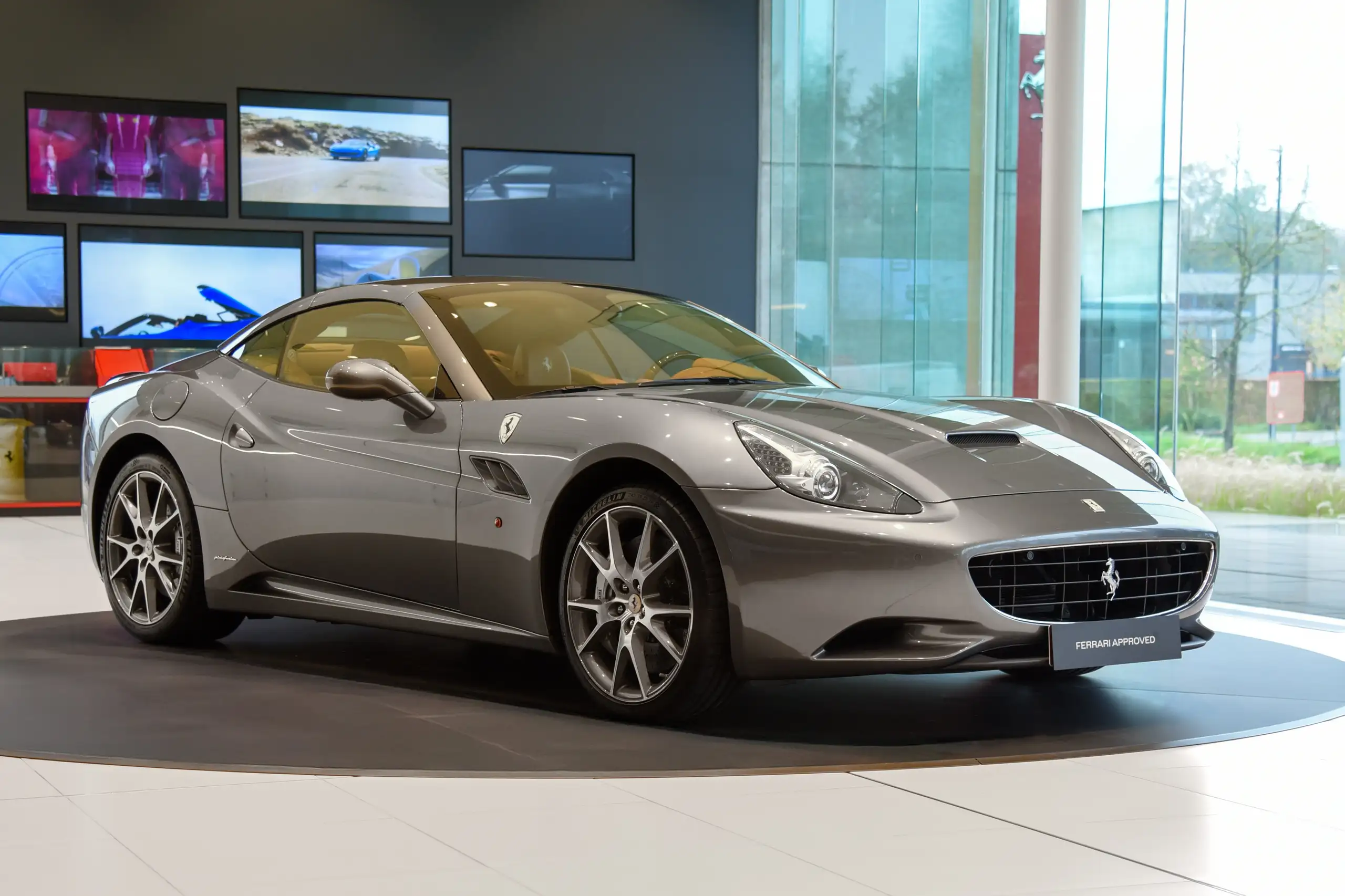 Ferrari - California