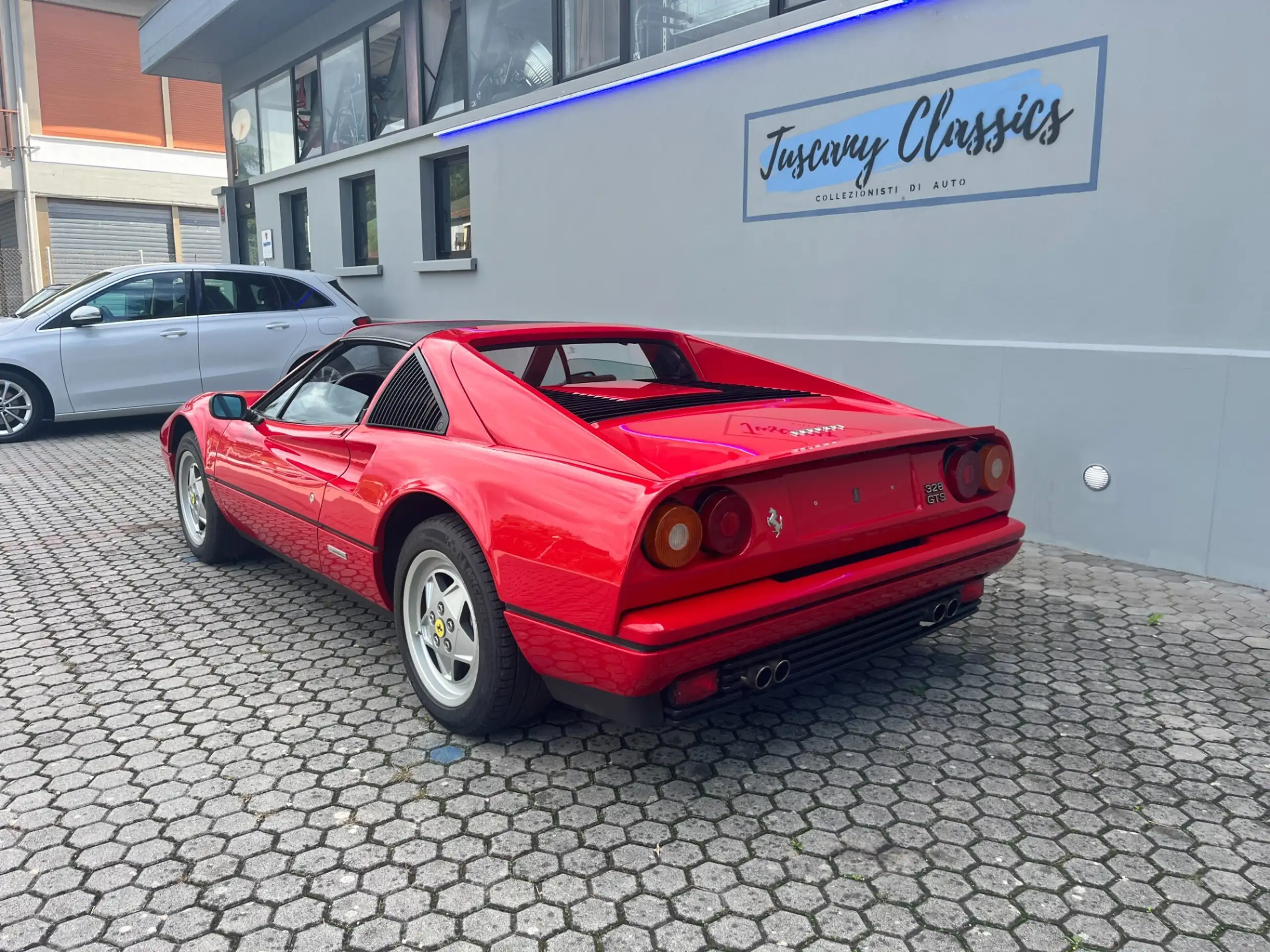 Ferrari - 328