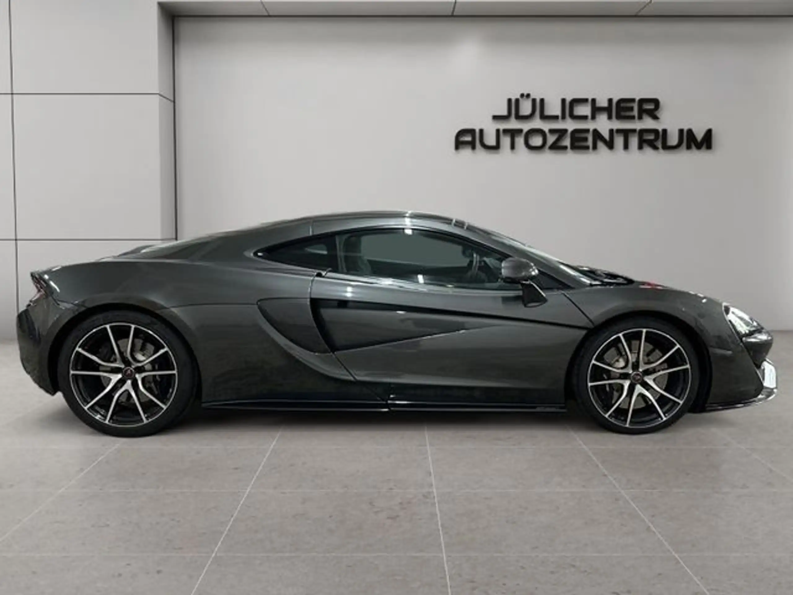 McLaren - 570GT