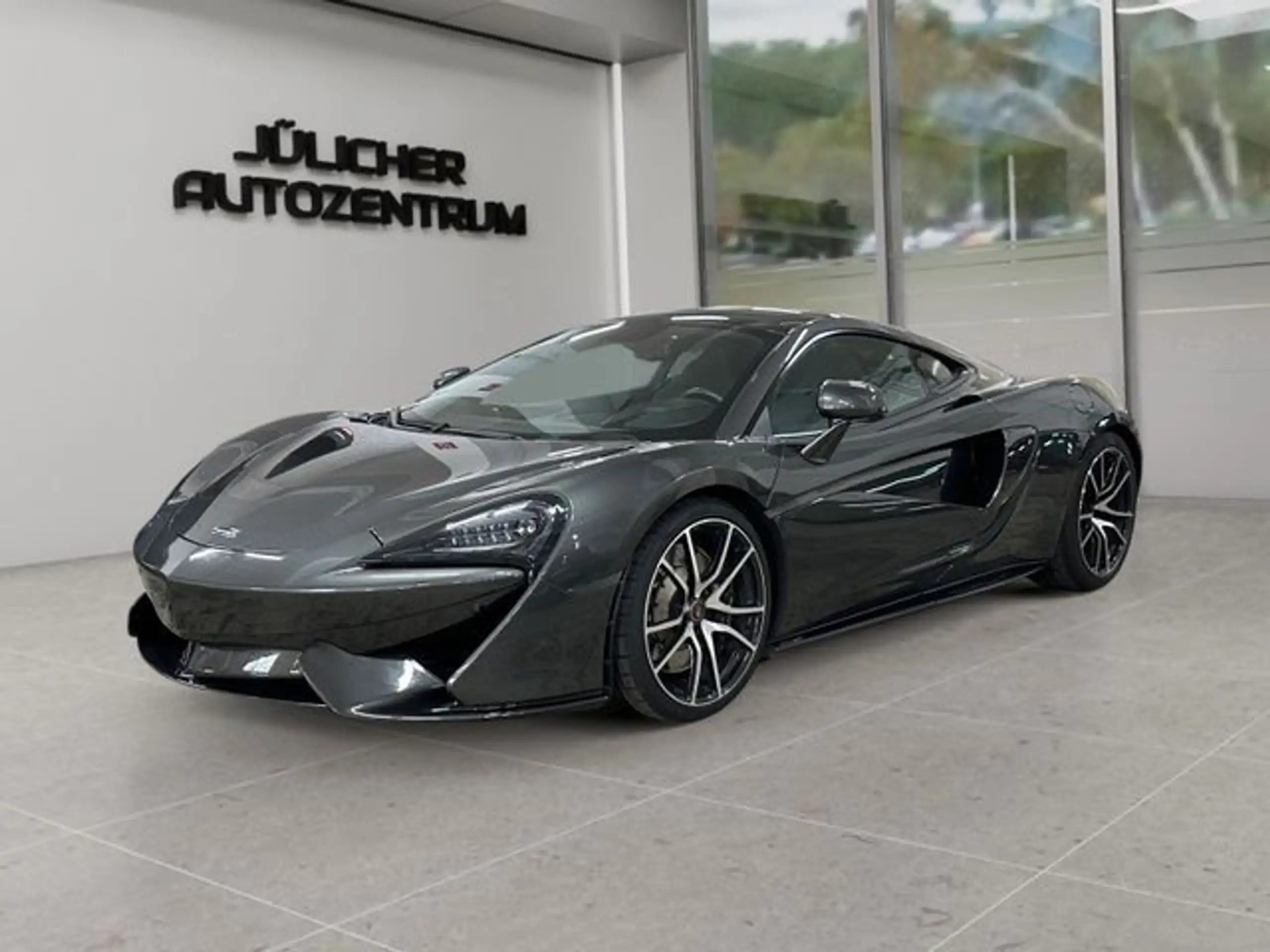 McLaren - 570GT