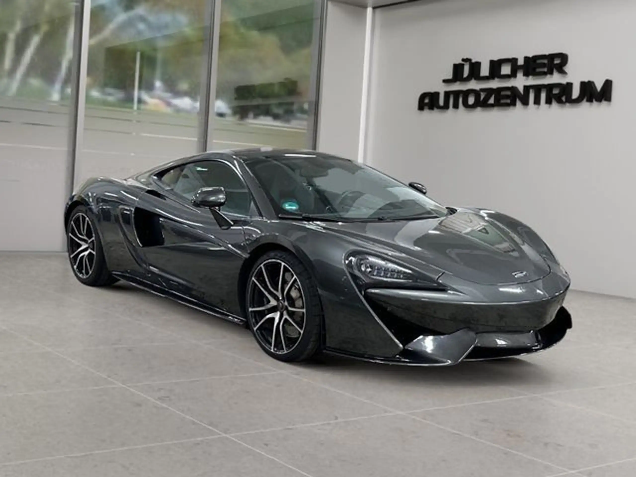 McLaren - 570GT