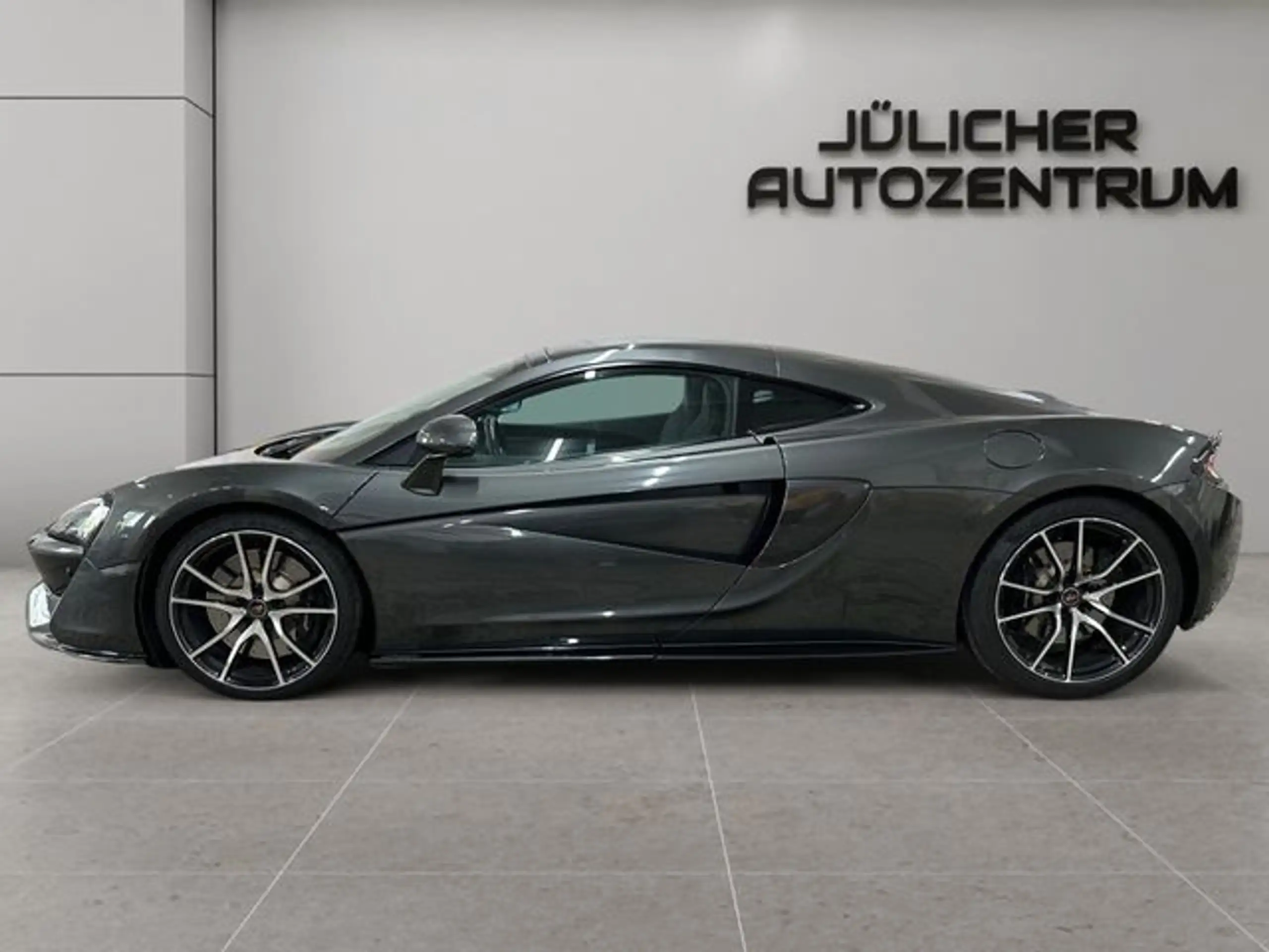 McLaren - 570GT