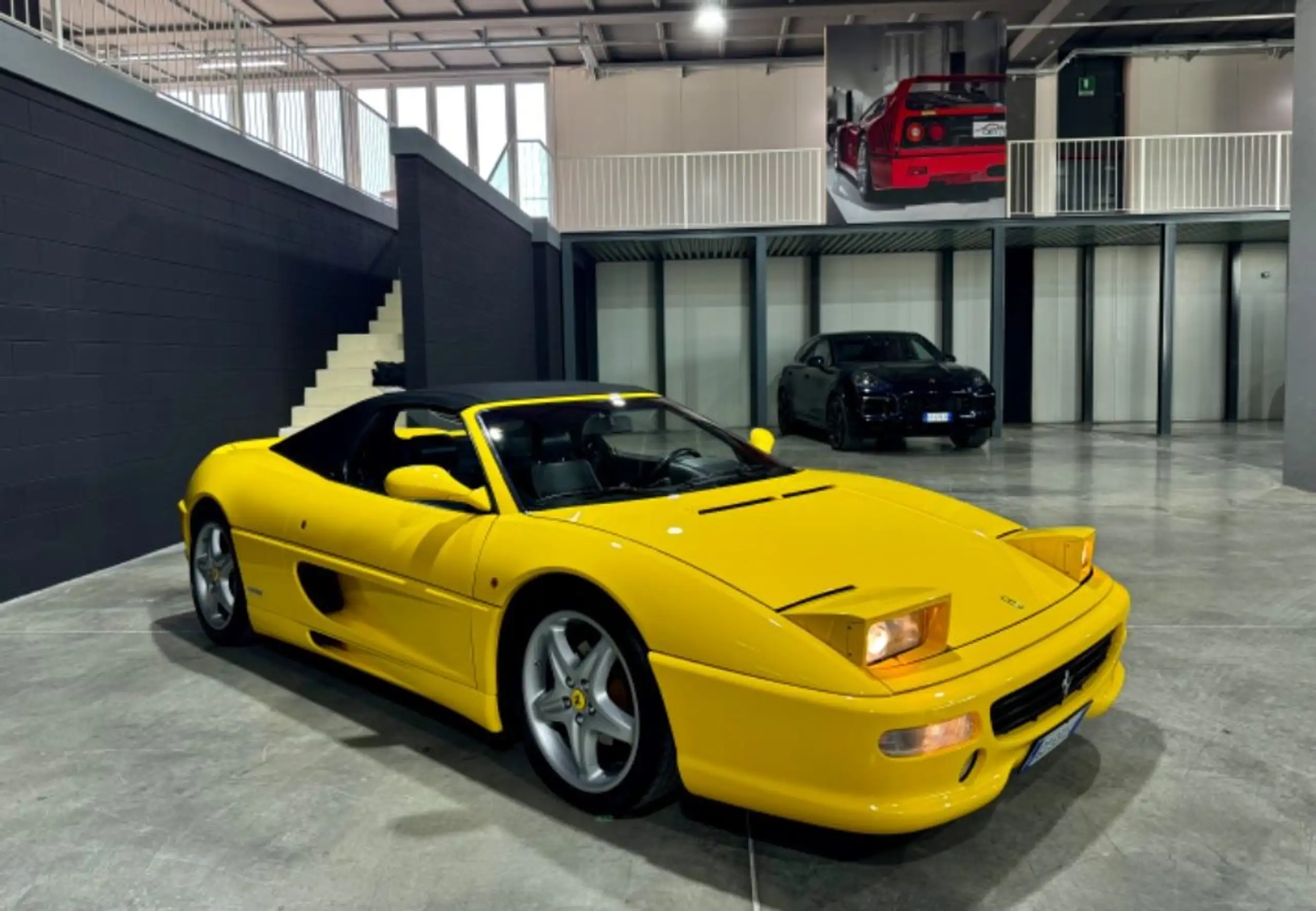 Ferrari - F355