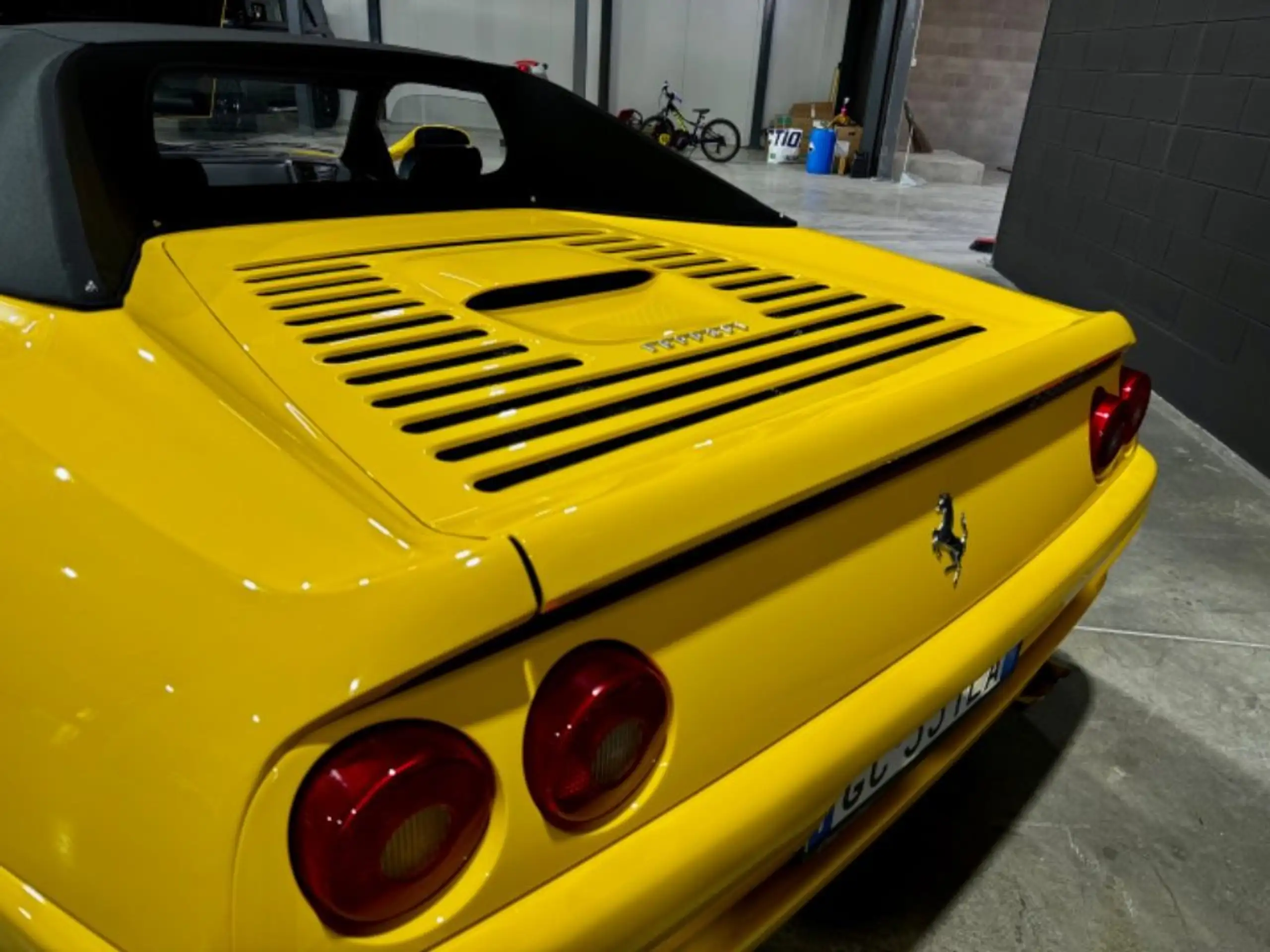 Ferrari - F355