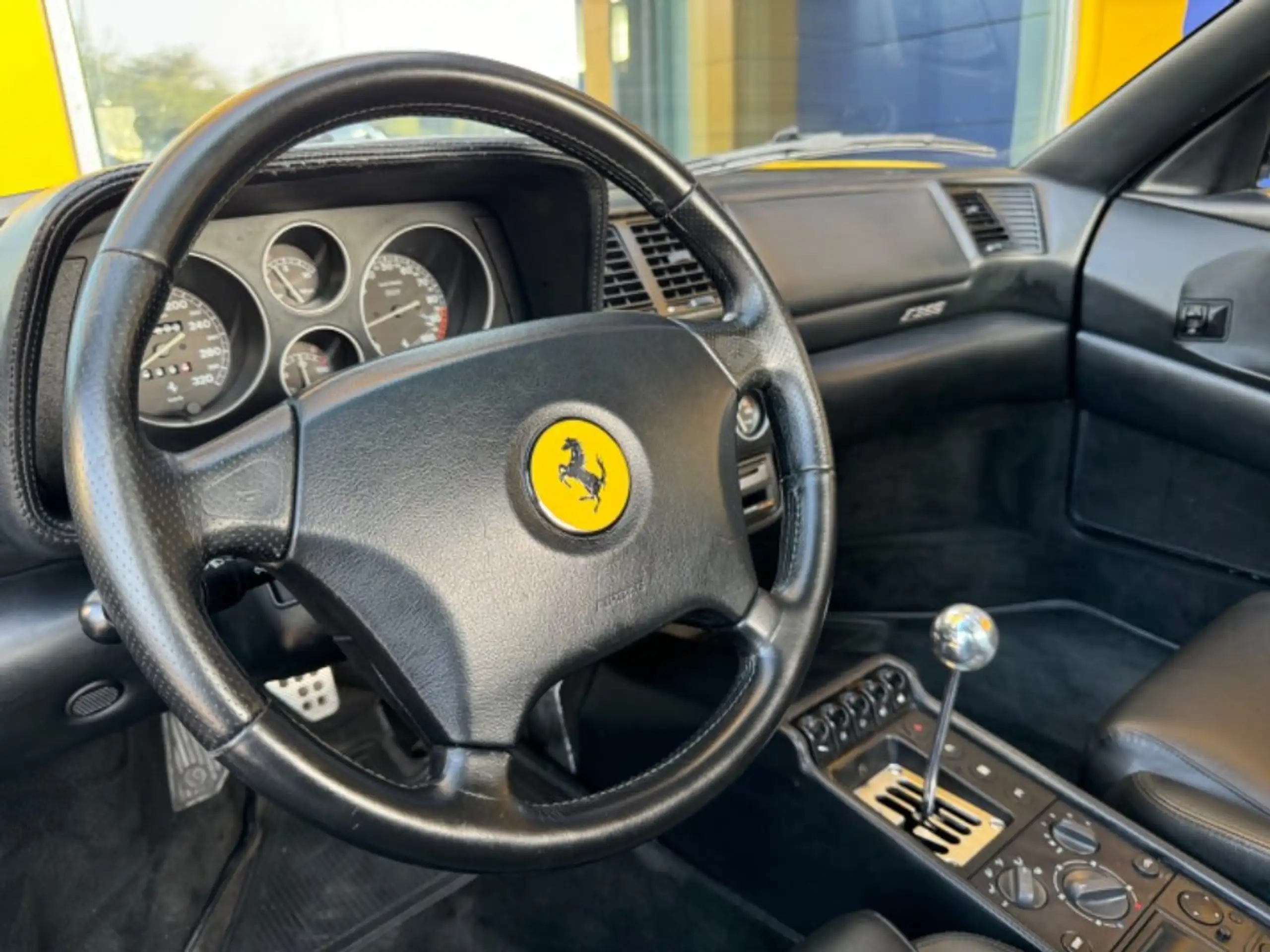 Ferrari - F355