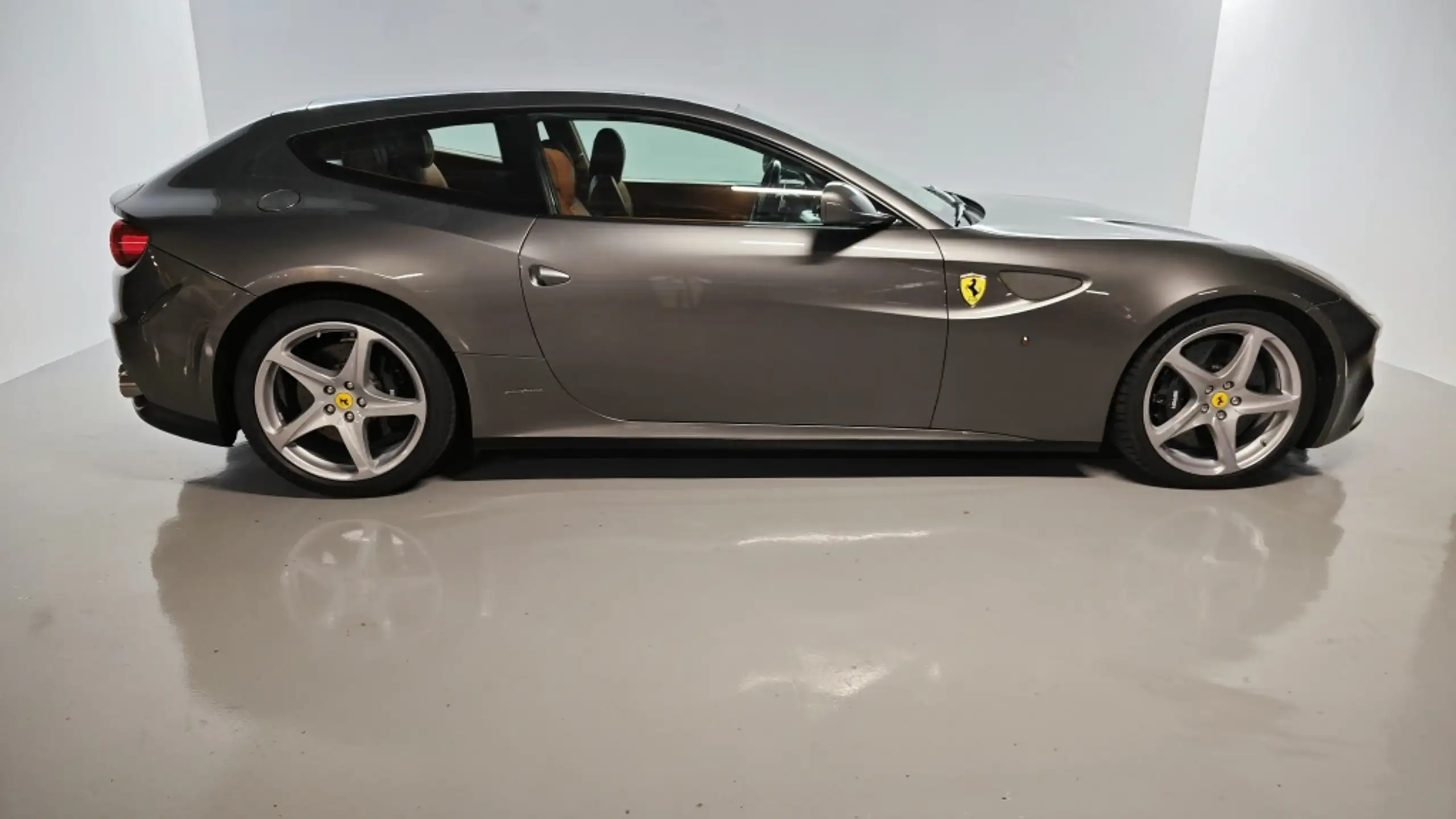 Ferrari - FF