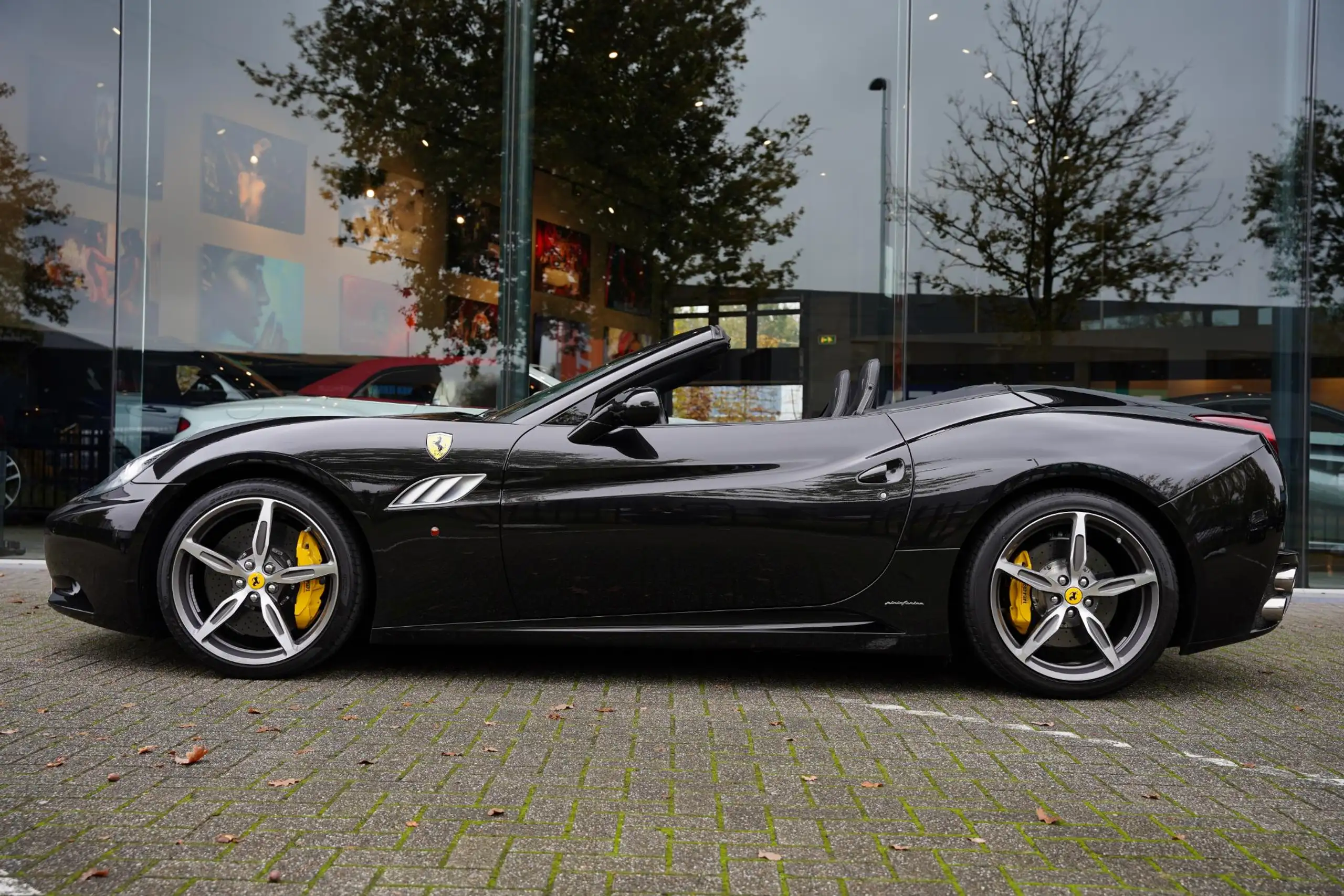 Ferrari - California