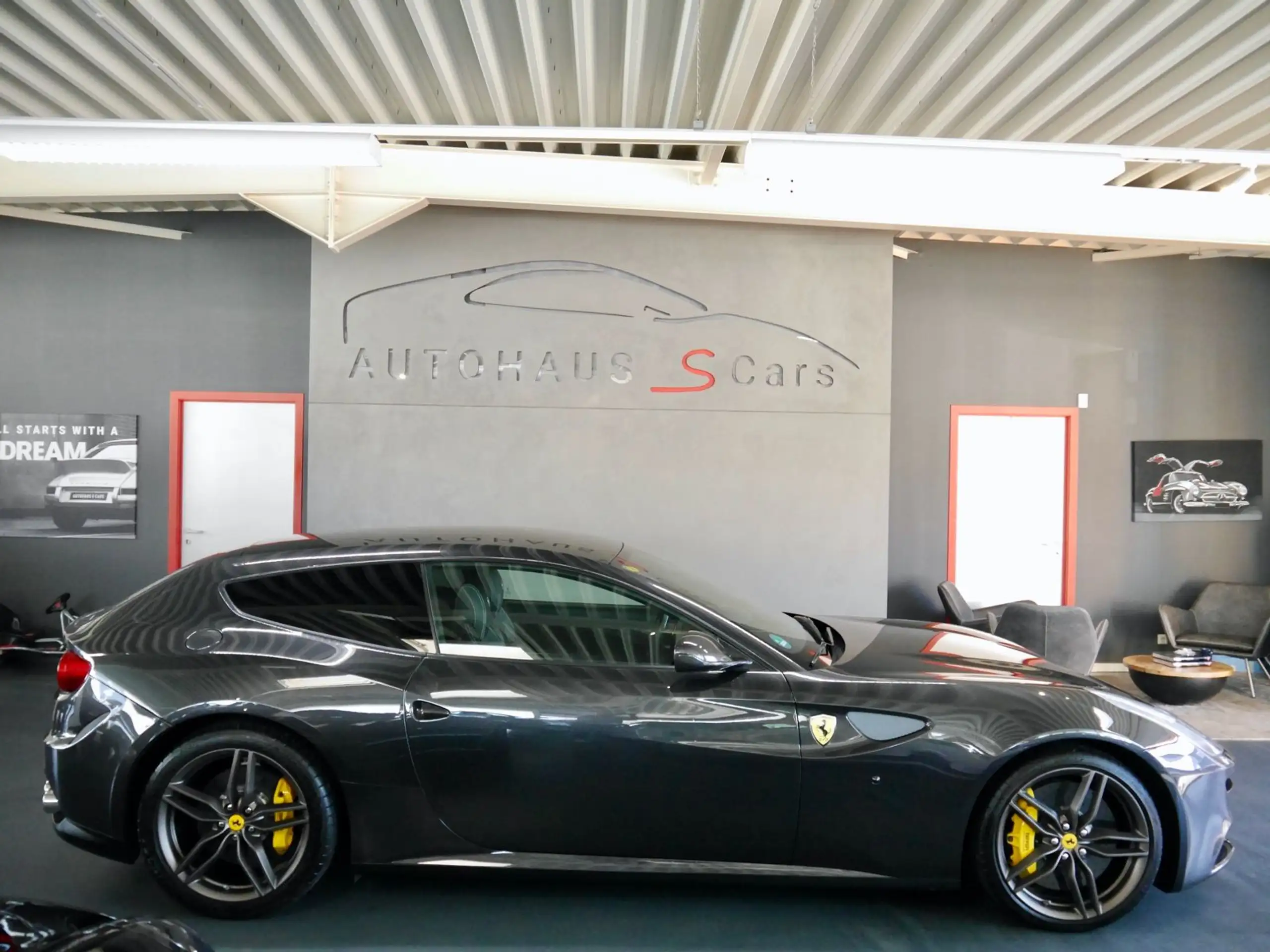 Ferrari - FF