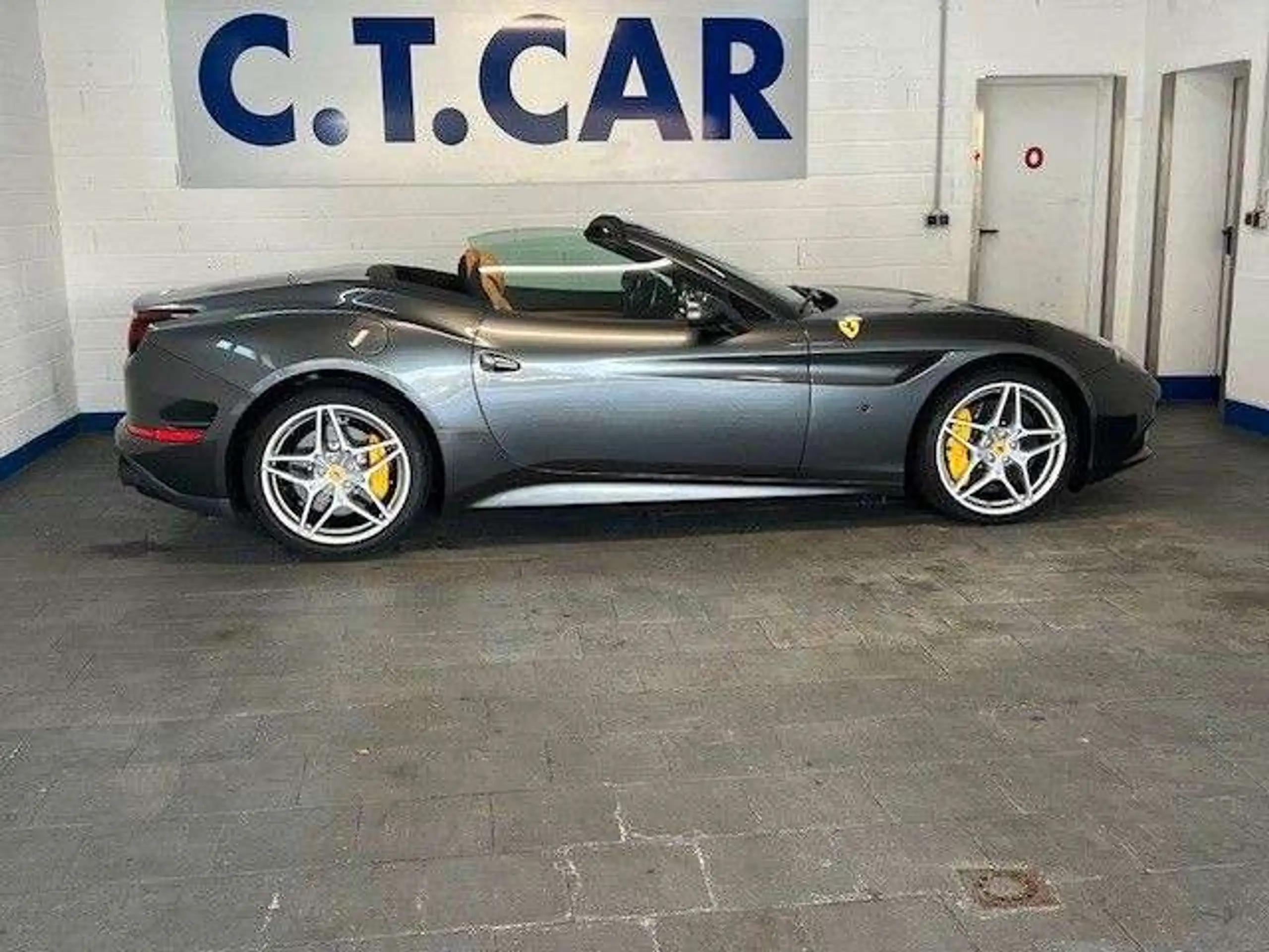 Ferrari - California