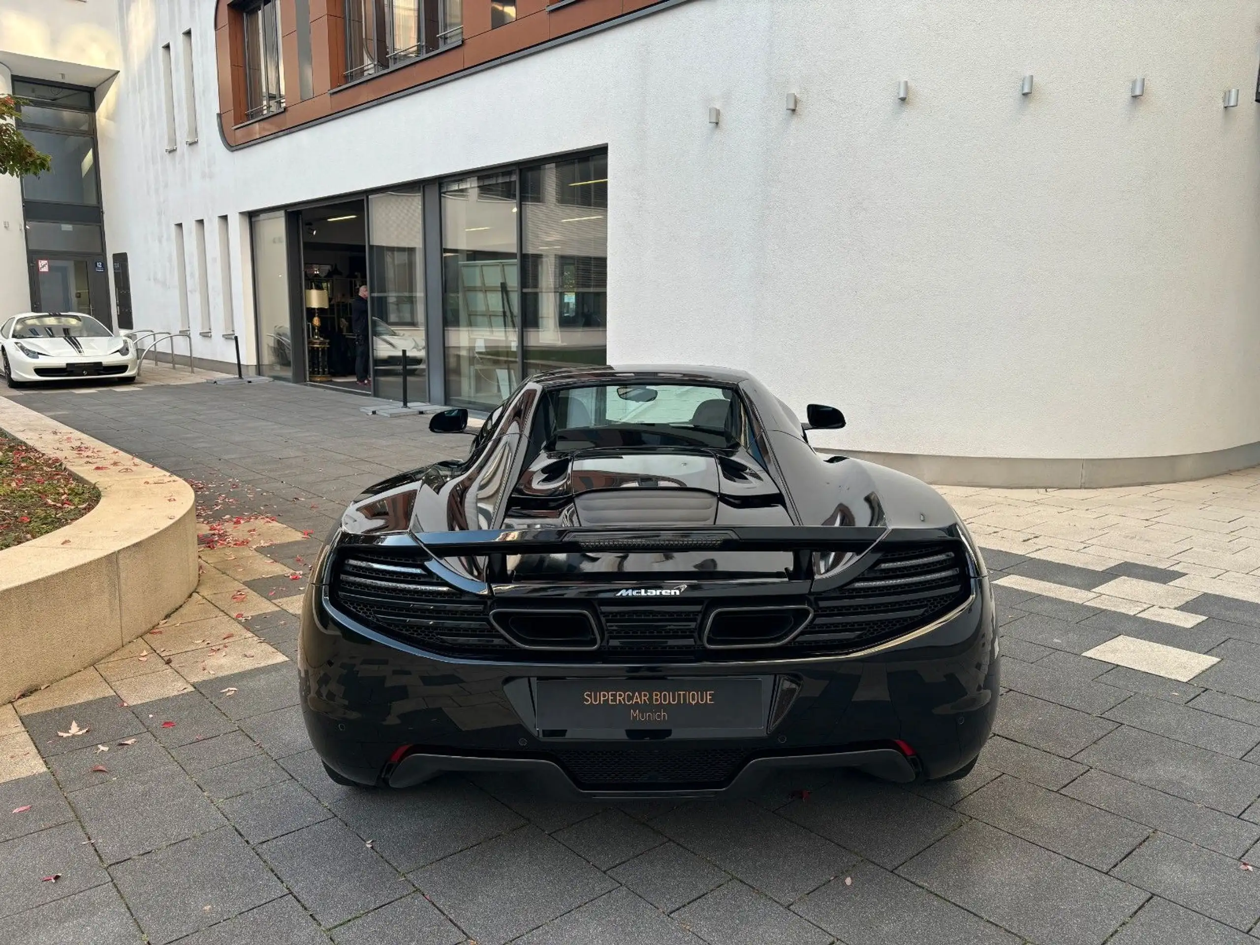 McLaren - MP4-12C