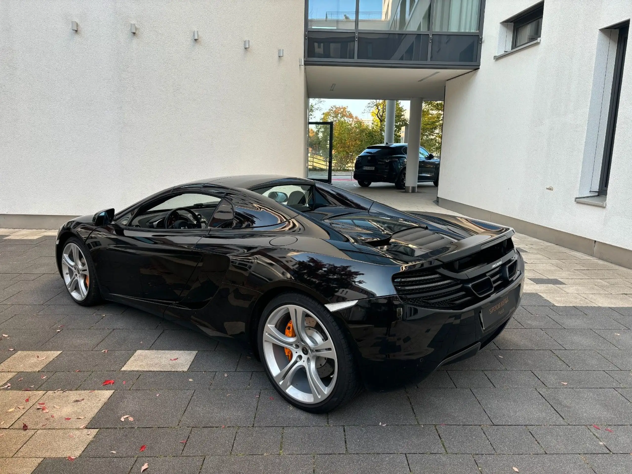 McLaren - MP4-12C