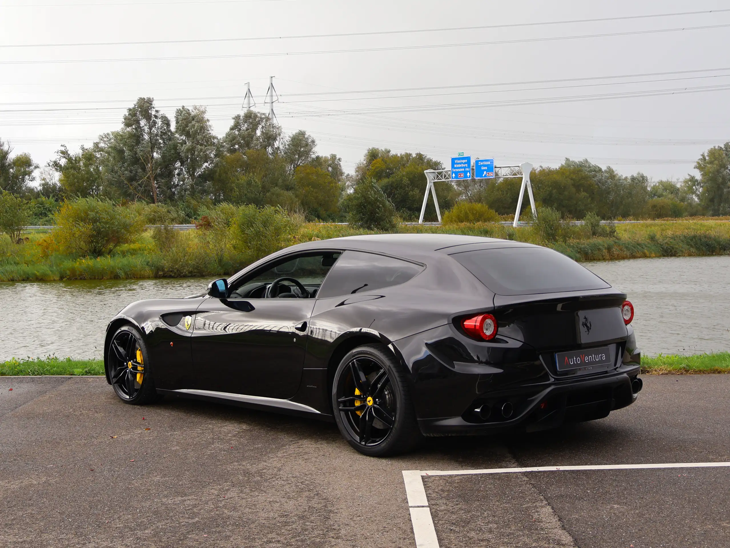 Ferrari - FF