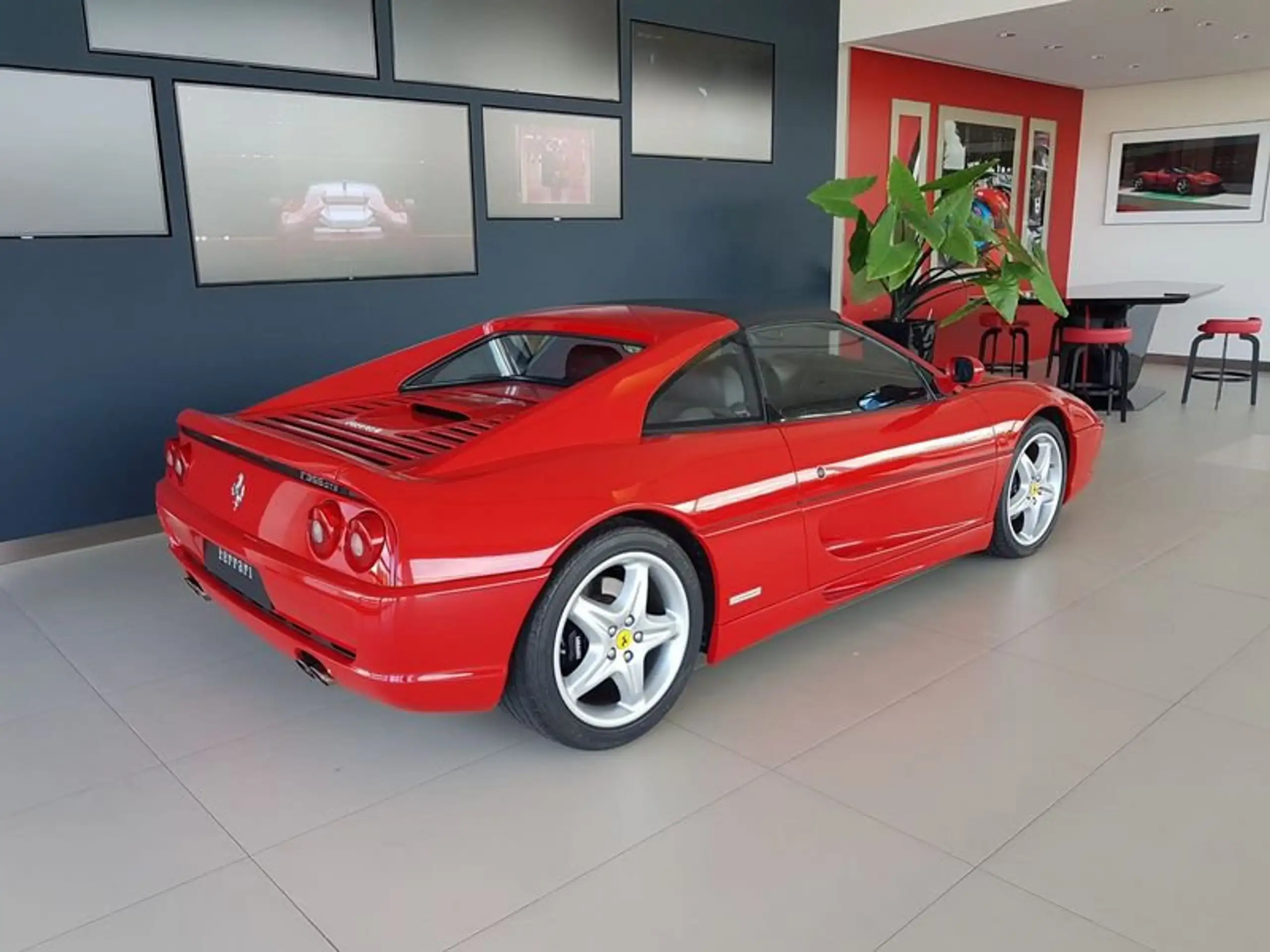 Ferrari - F355