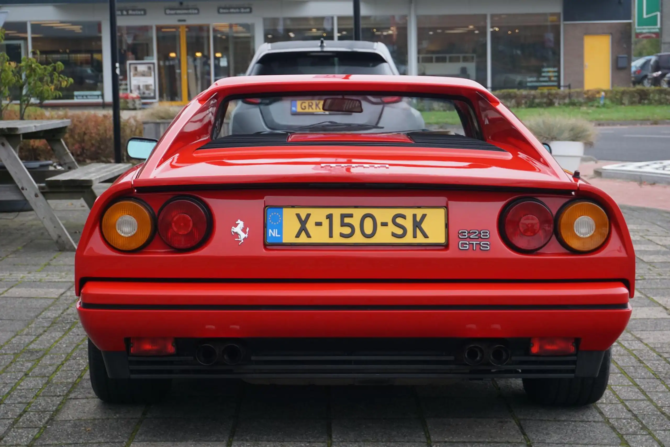 Ferrari - 328