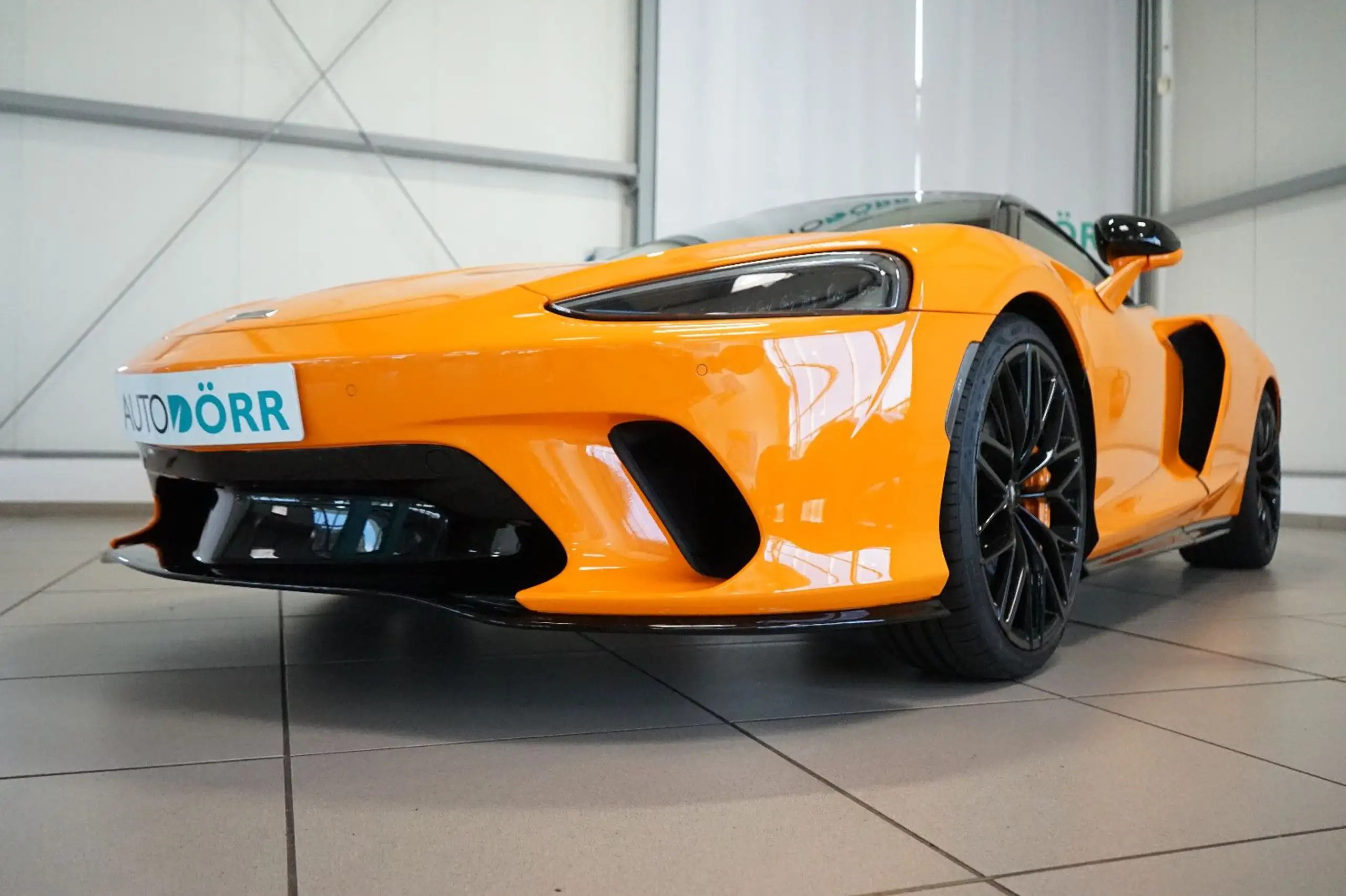 McLaren - GT