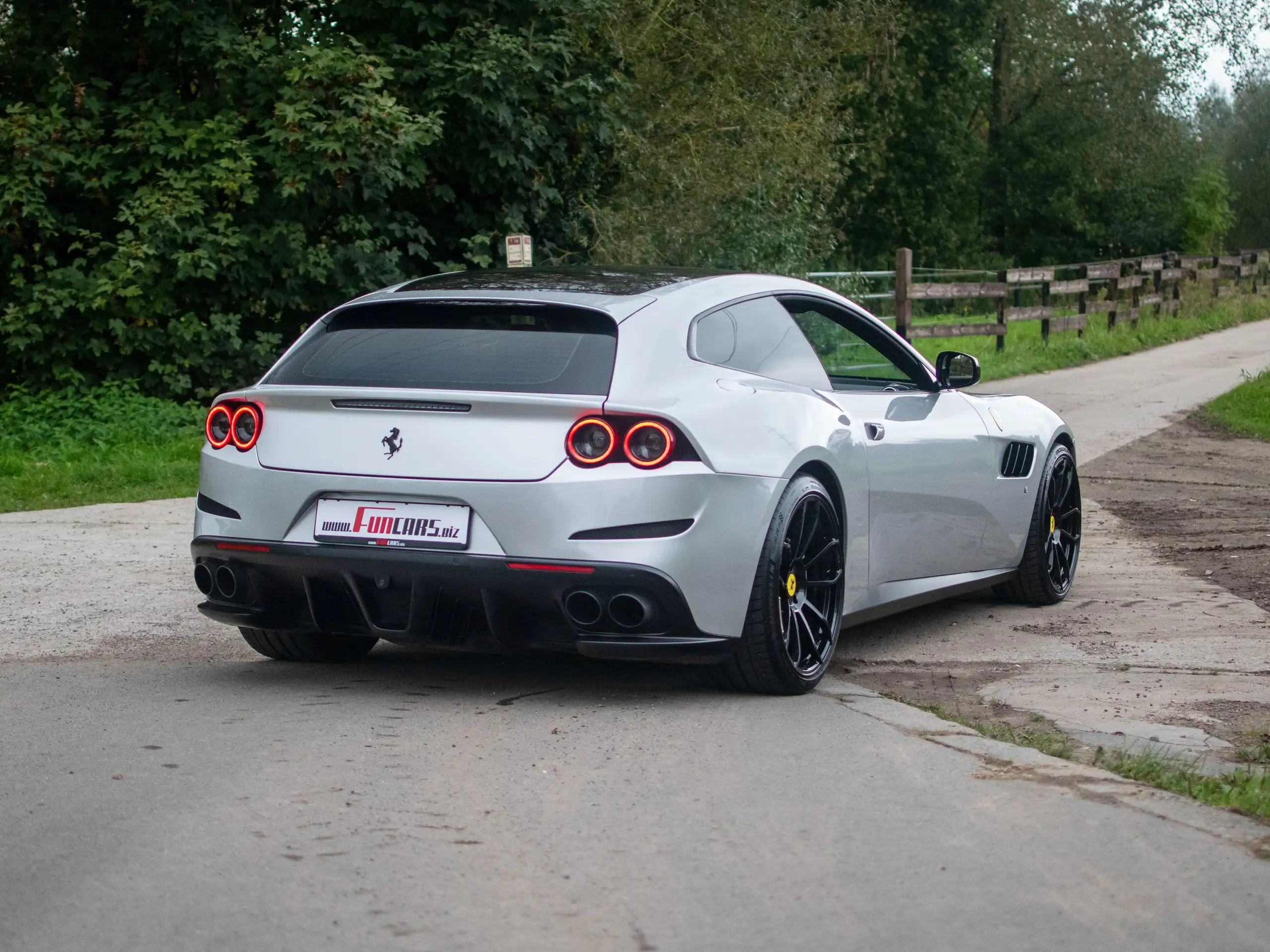 Ferrari - GTC4 Lusso