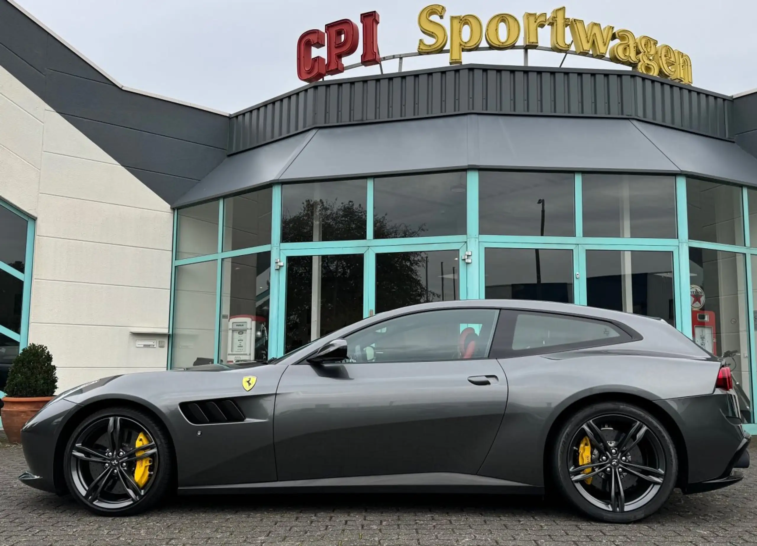 Ferrari - GTC4 Lusso