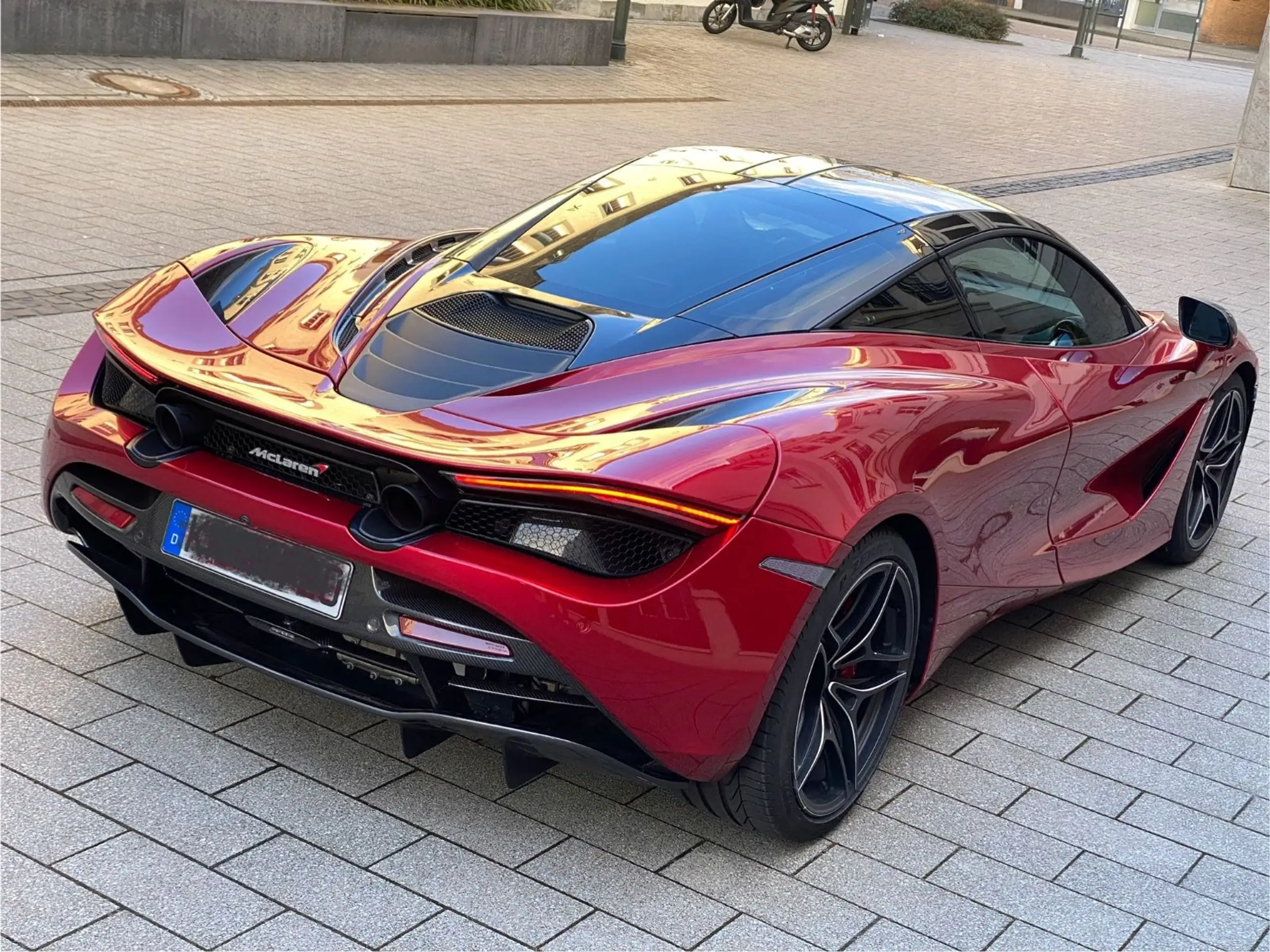 McLaren - 720S