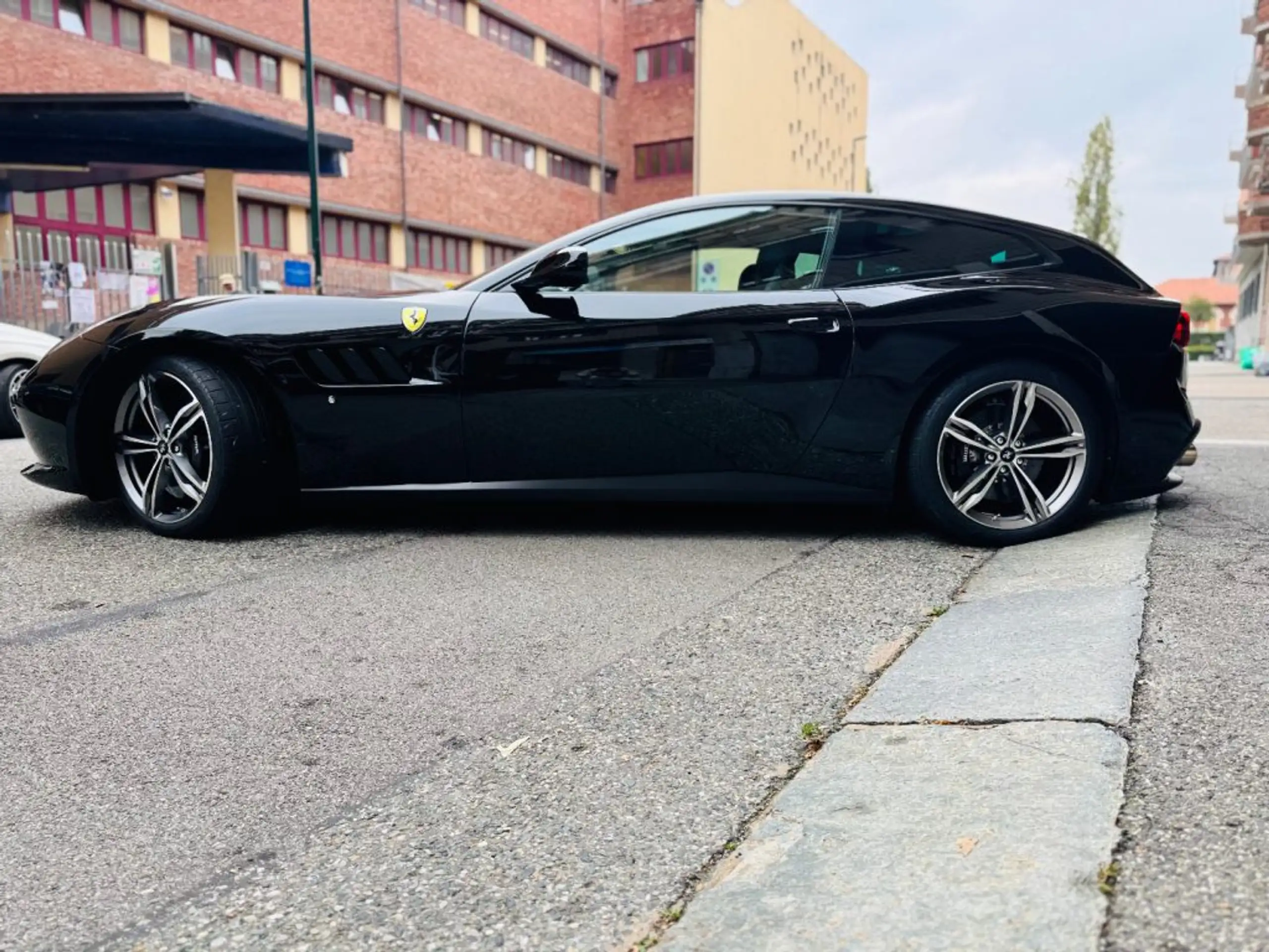 Ferrari - GTC4 Lusso