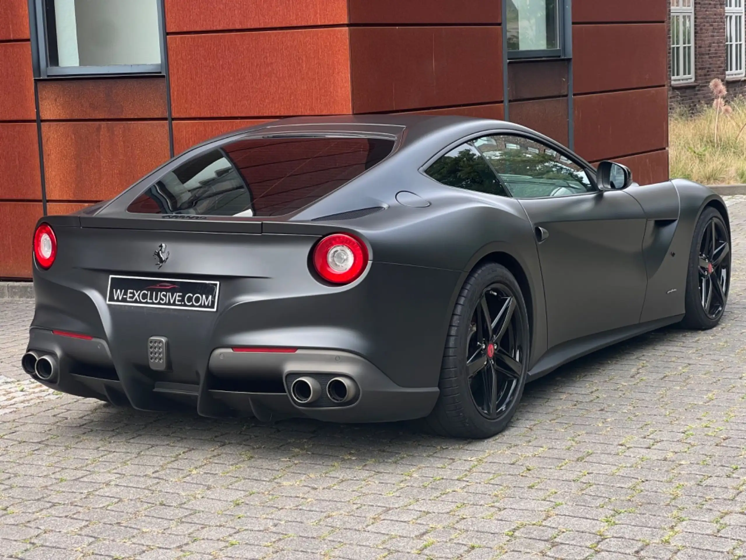 Ferrari - F12