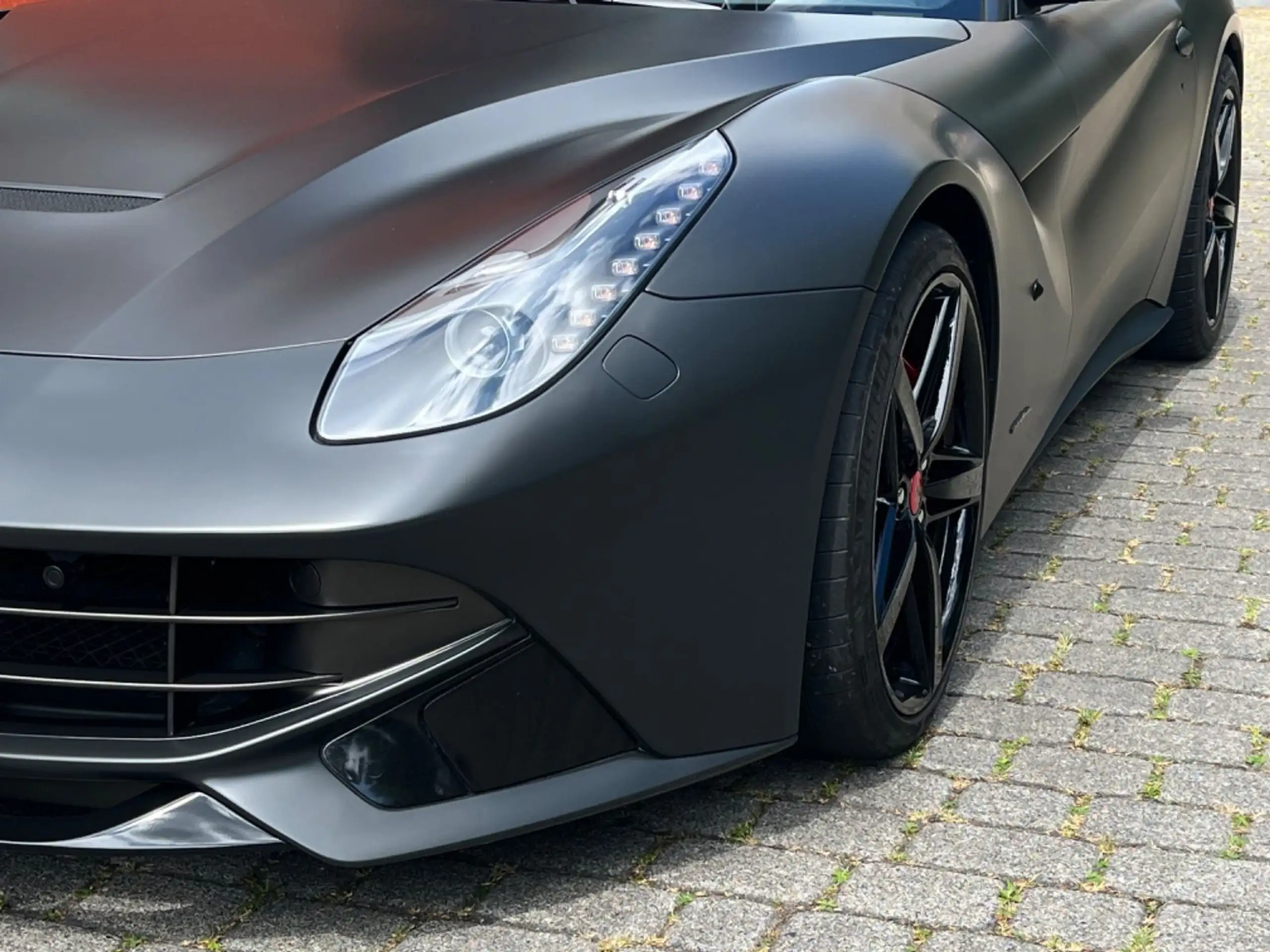 Ferrari - F12