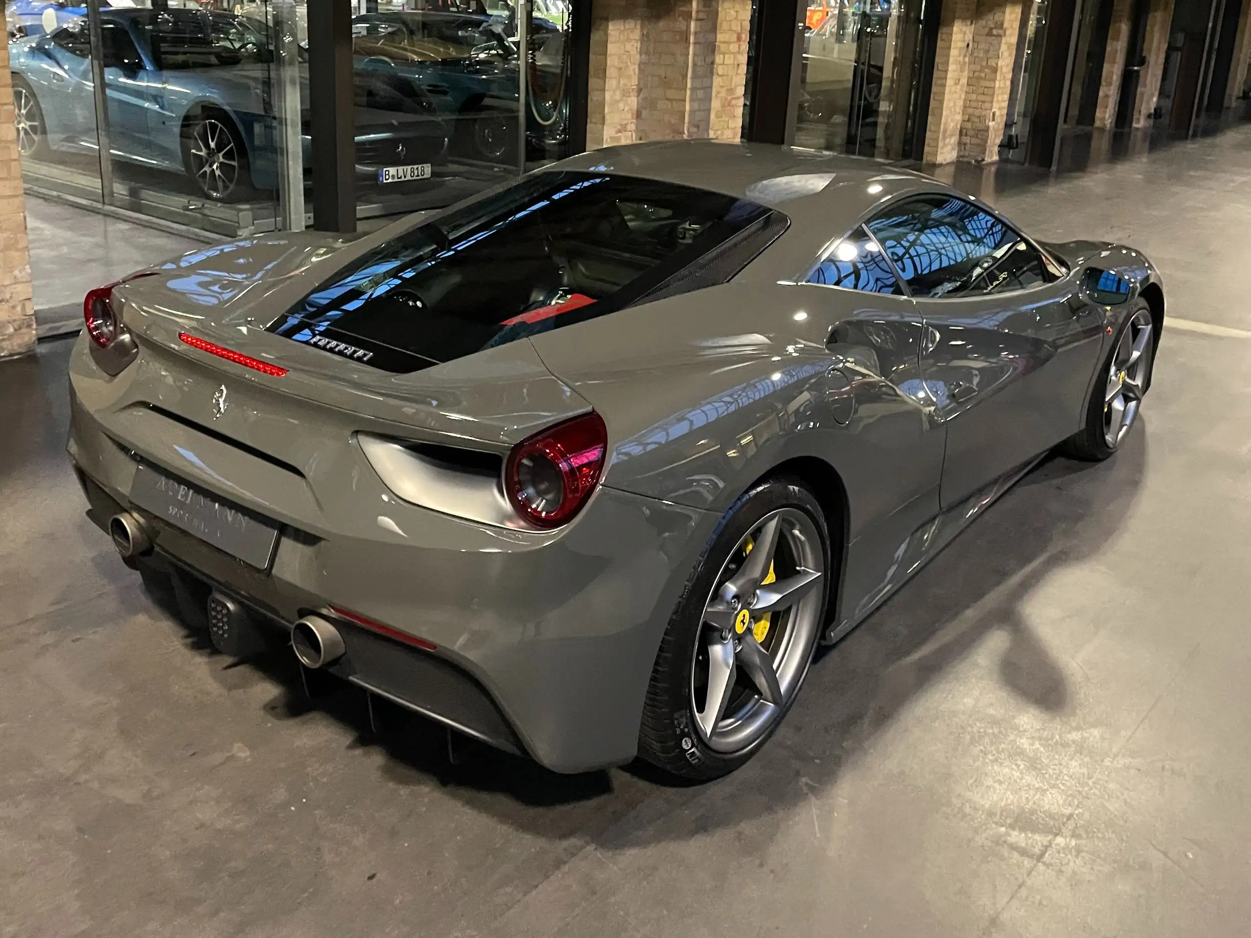 Ferrari - 488