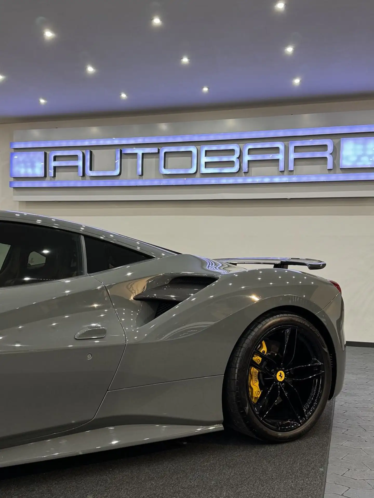 Ferrari - 488