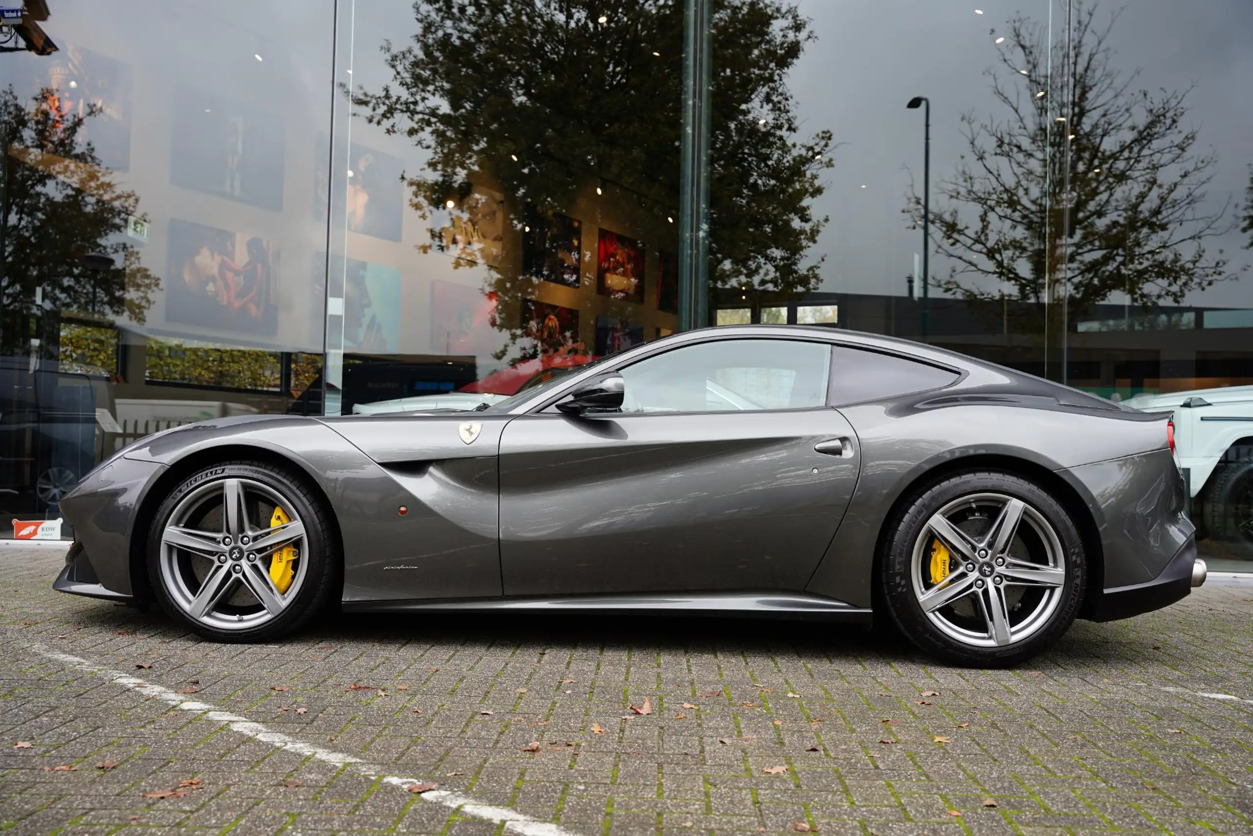 Ferrari - F12