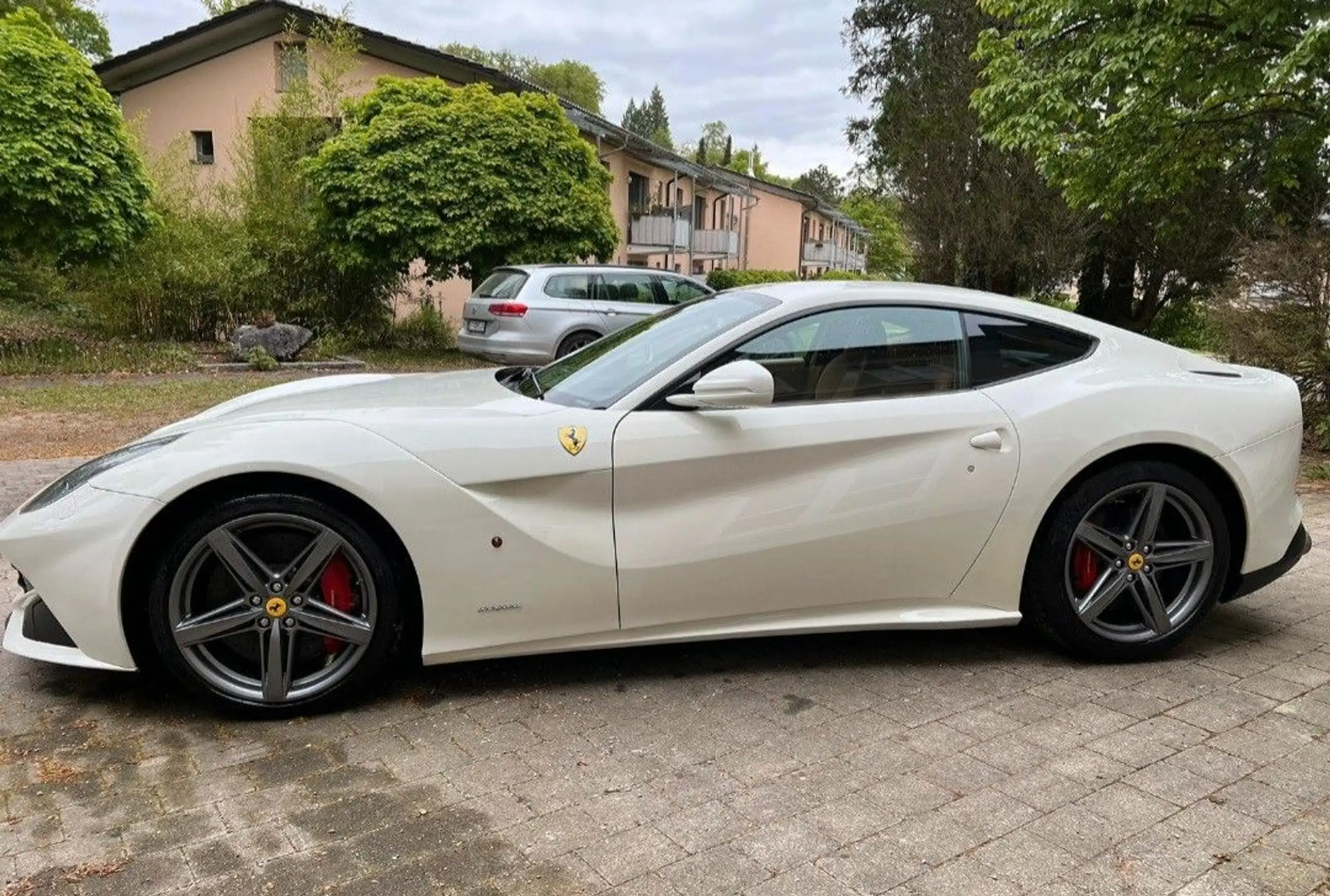 Ferrari - F12