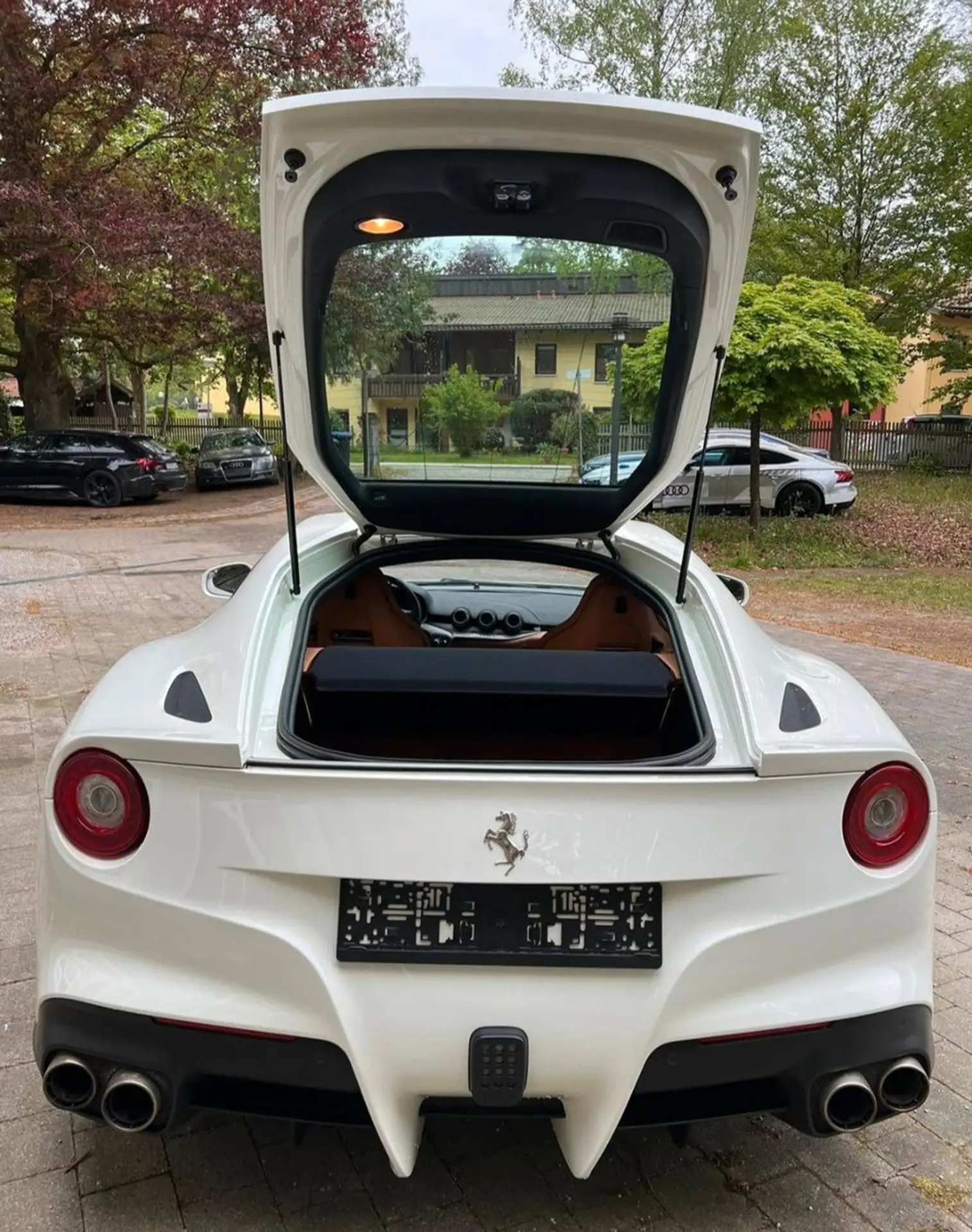 Ferrari - F12