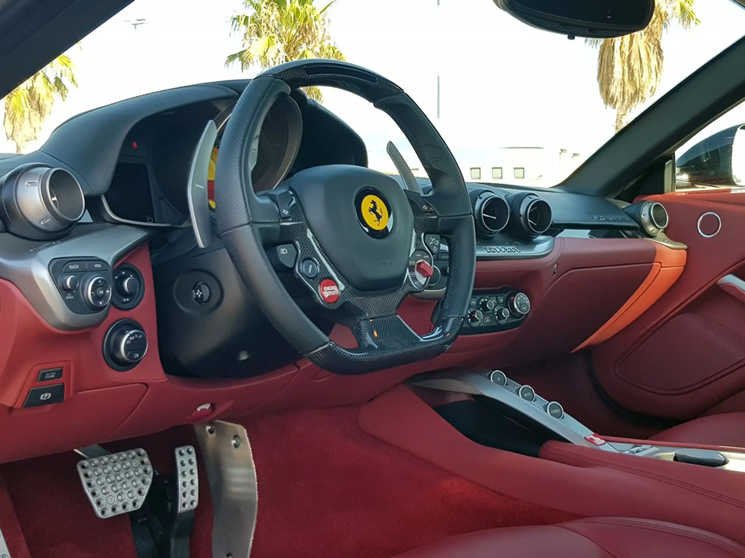 Ferrari - F12