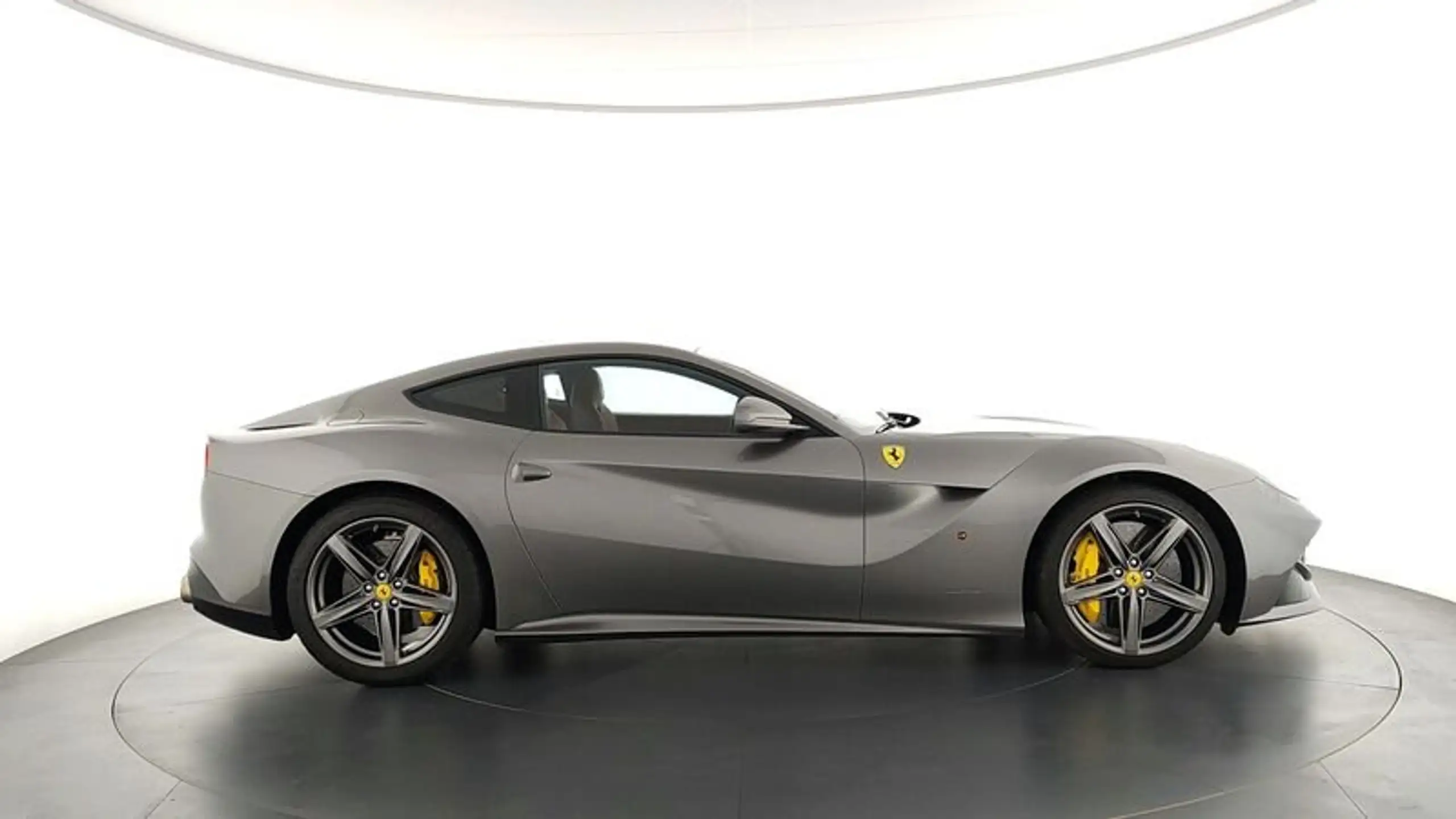 Ferrari - F12